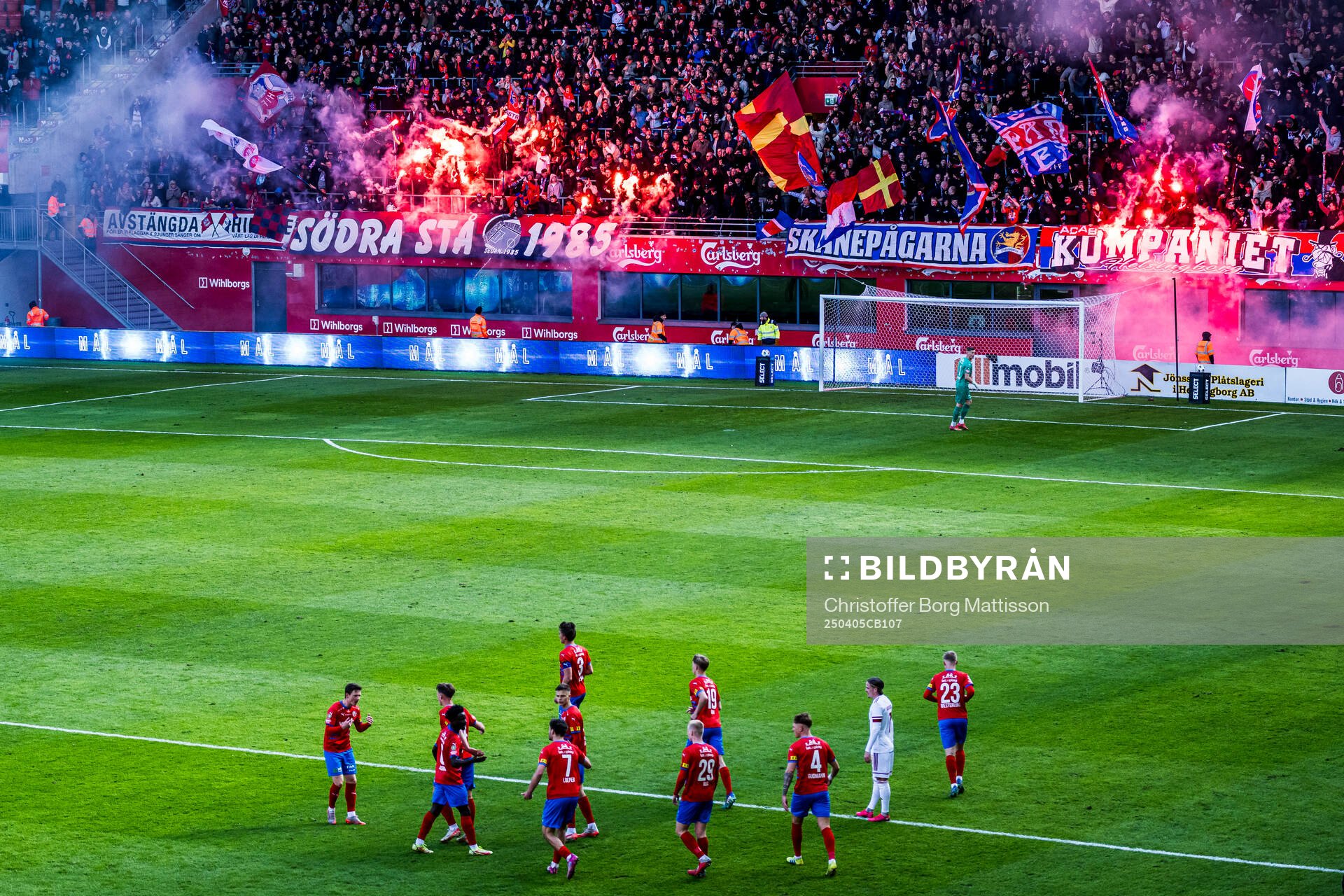 Helsingborgs supportrar jublar