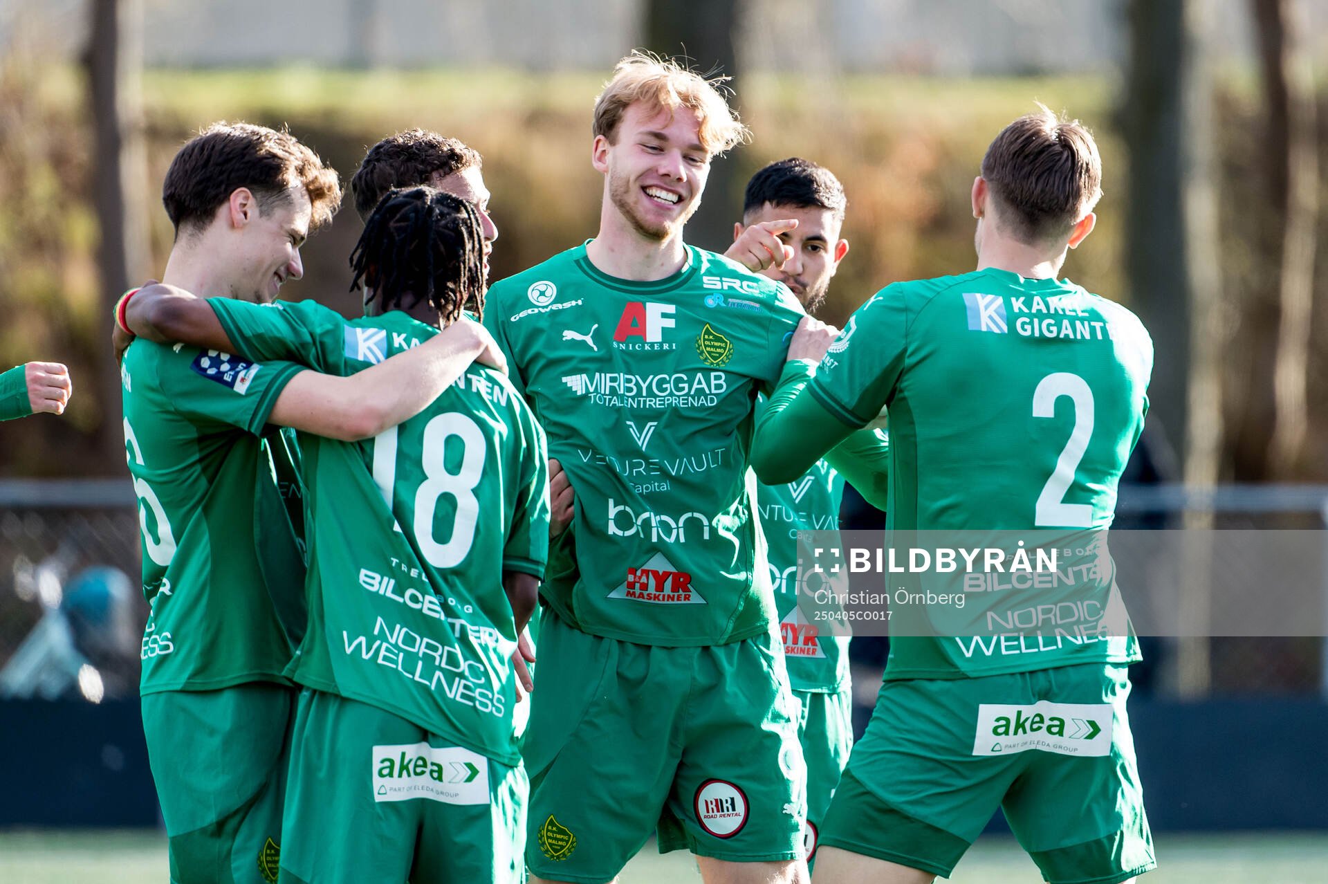 BK Olympics spelare jublar