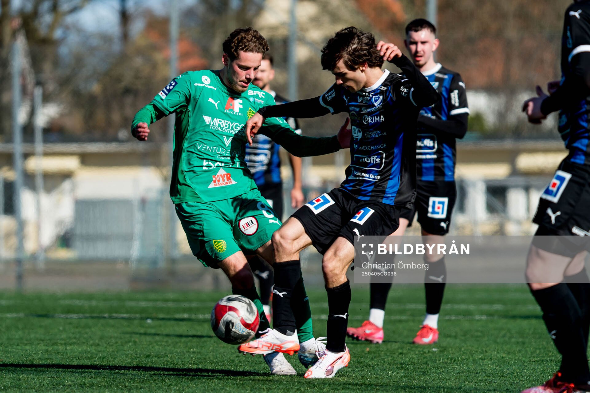BK Olympics Adrian Zendelovski och IFK Skövdes Juan