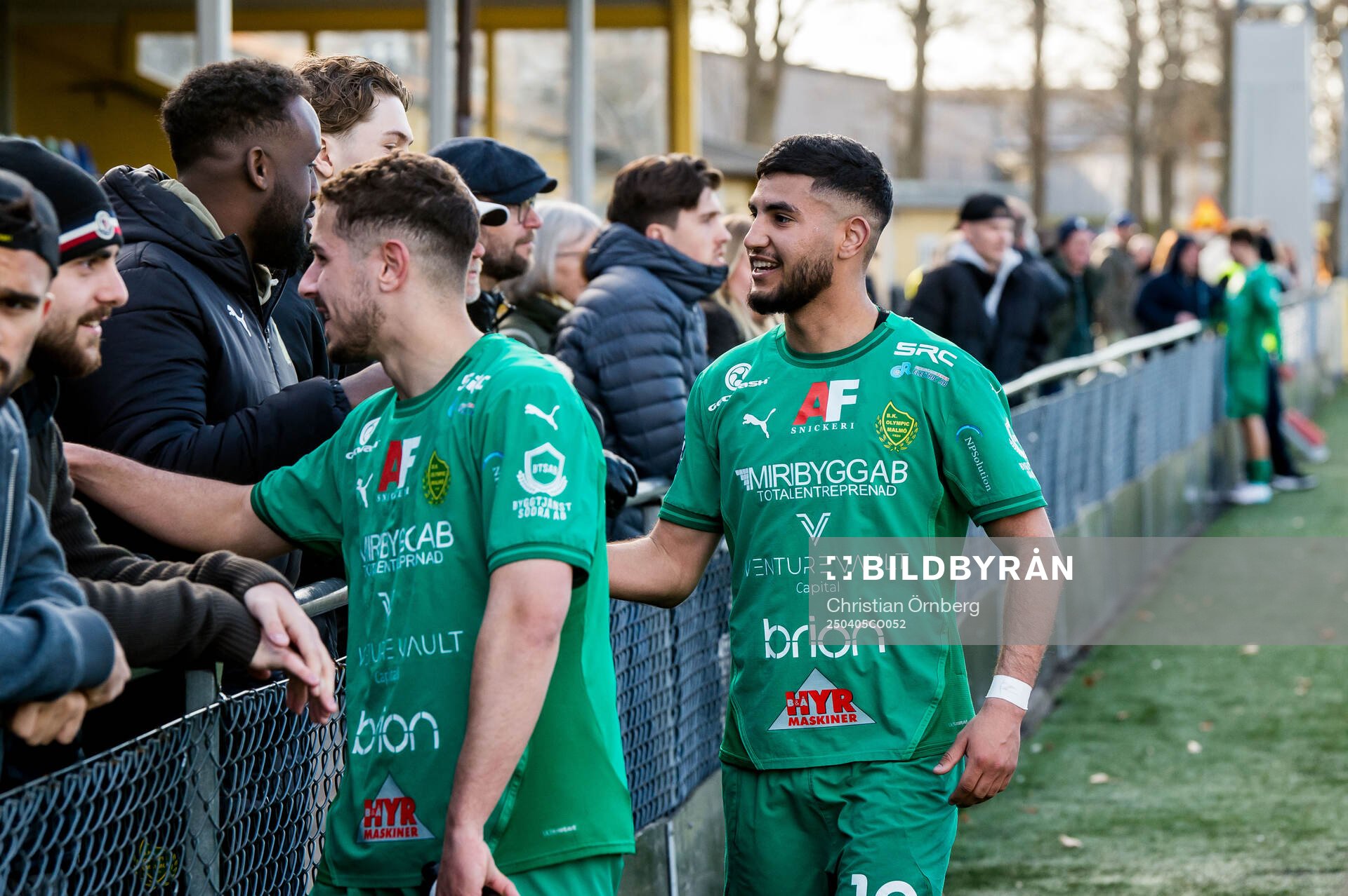 BK Olympics Amir Ayari och supportrar jublar