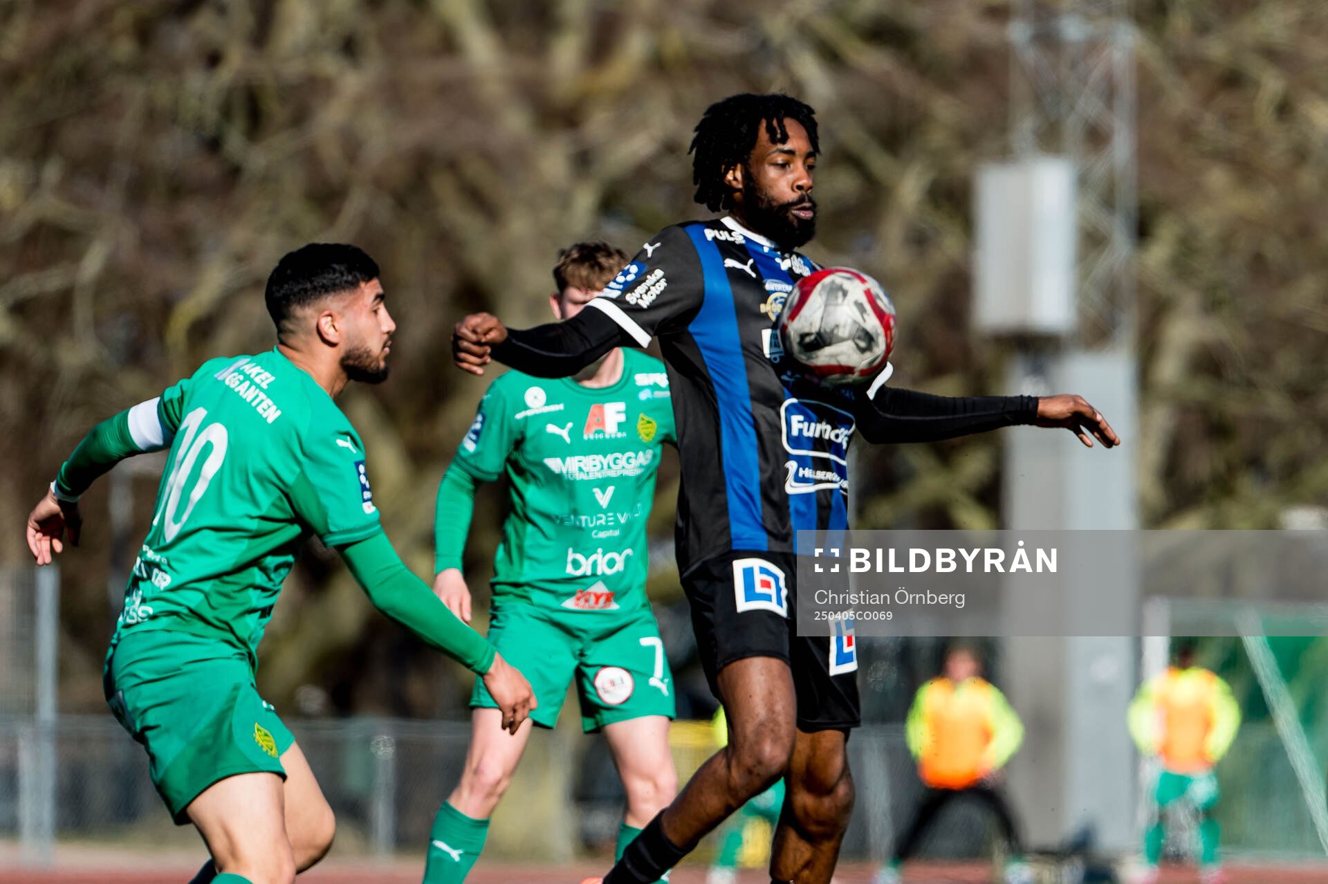 BK Olympics Amir Ayari och IFK Skövdes Djersey Mbuyi Kabong