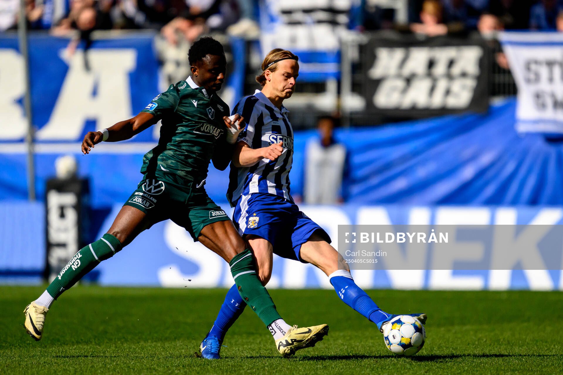 Halmstads Yannick Agnero och IFK Göteborgs August