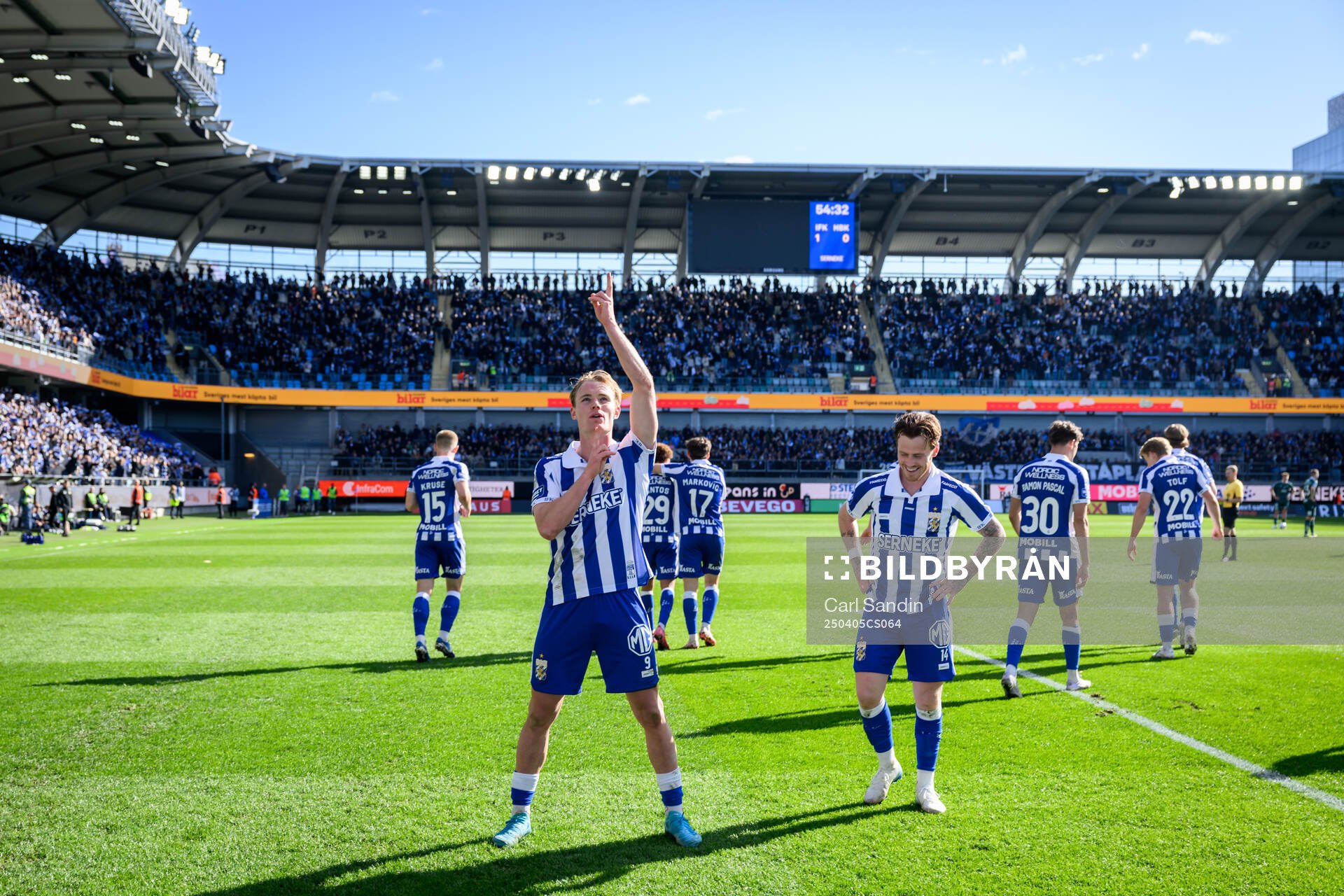 IFK Göteborgs Max Fenger jublar