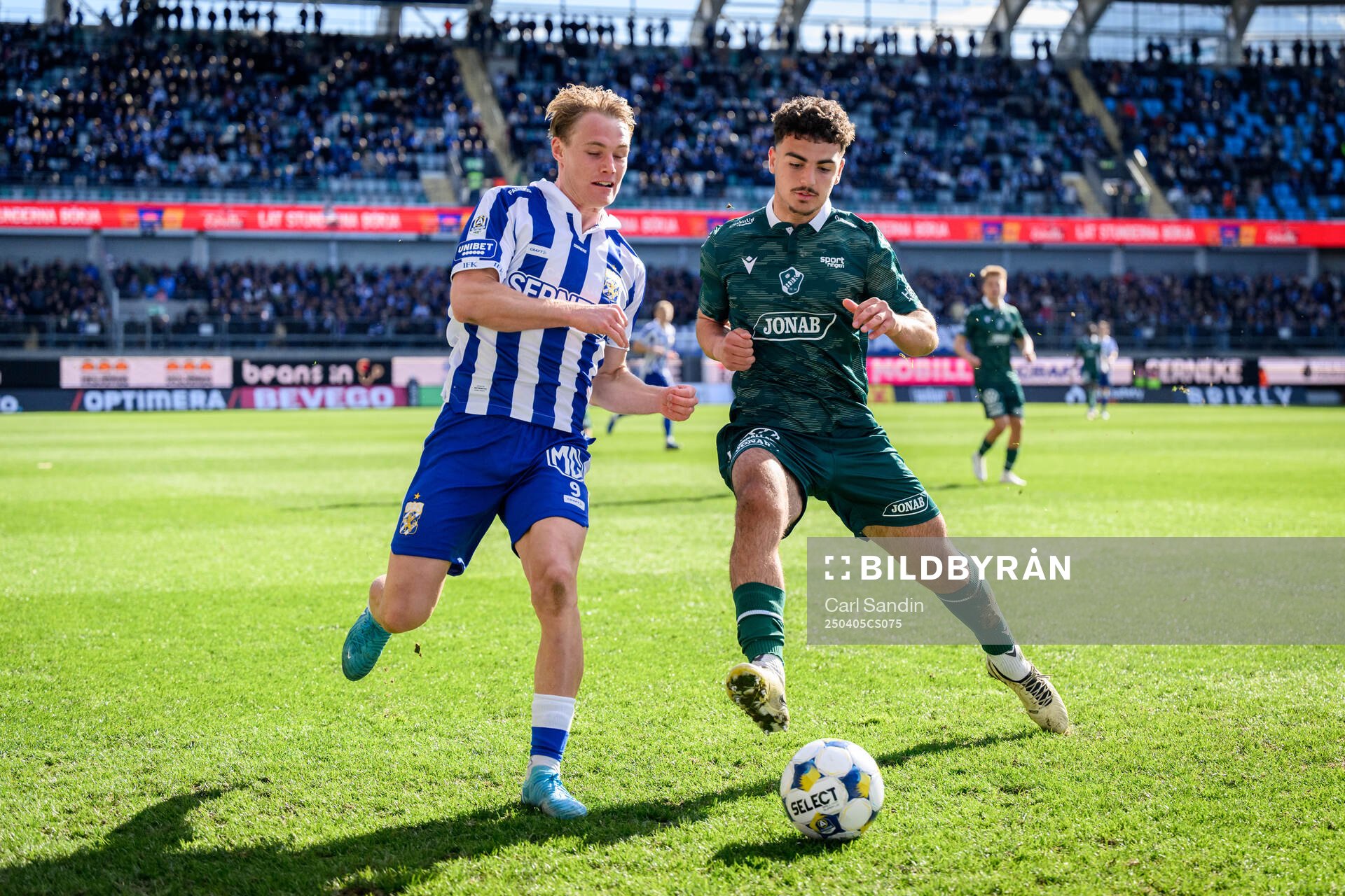 IFK Göteborgs Max Fenger och Halmstads Bleon Kurtulus