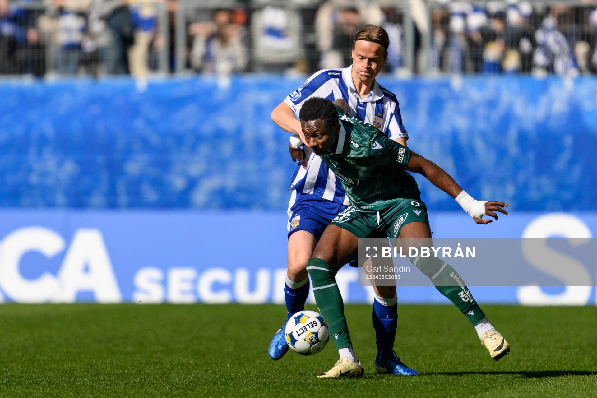 IFK Göteborgs August Erlingmark och Halmstads Yannick
