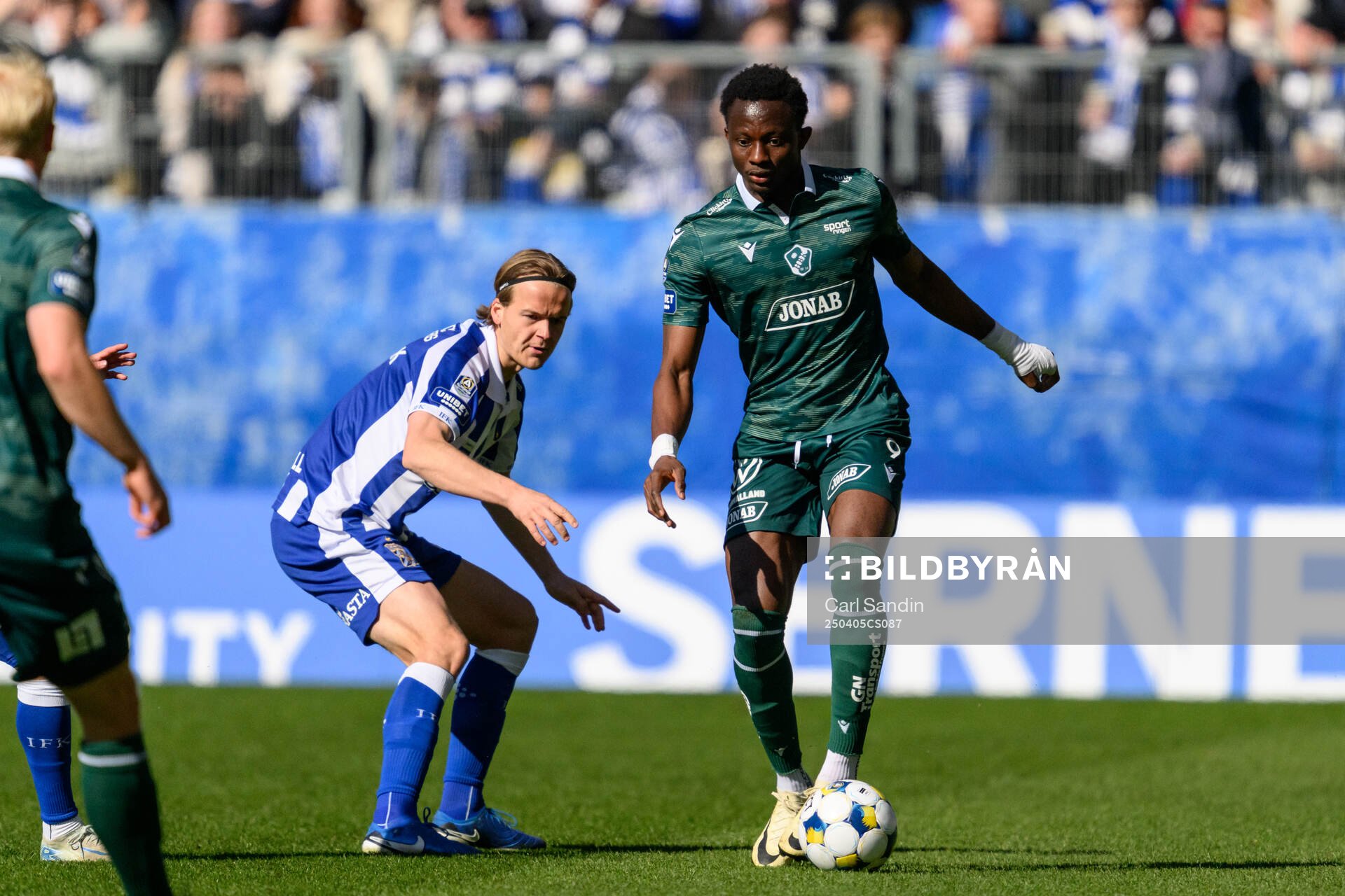 IFK Göteborgs August Erlingmark och Halmstads Yannick
