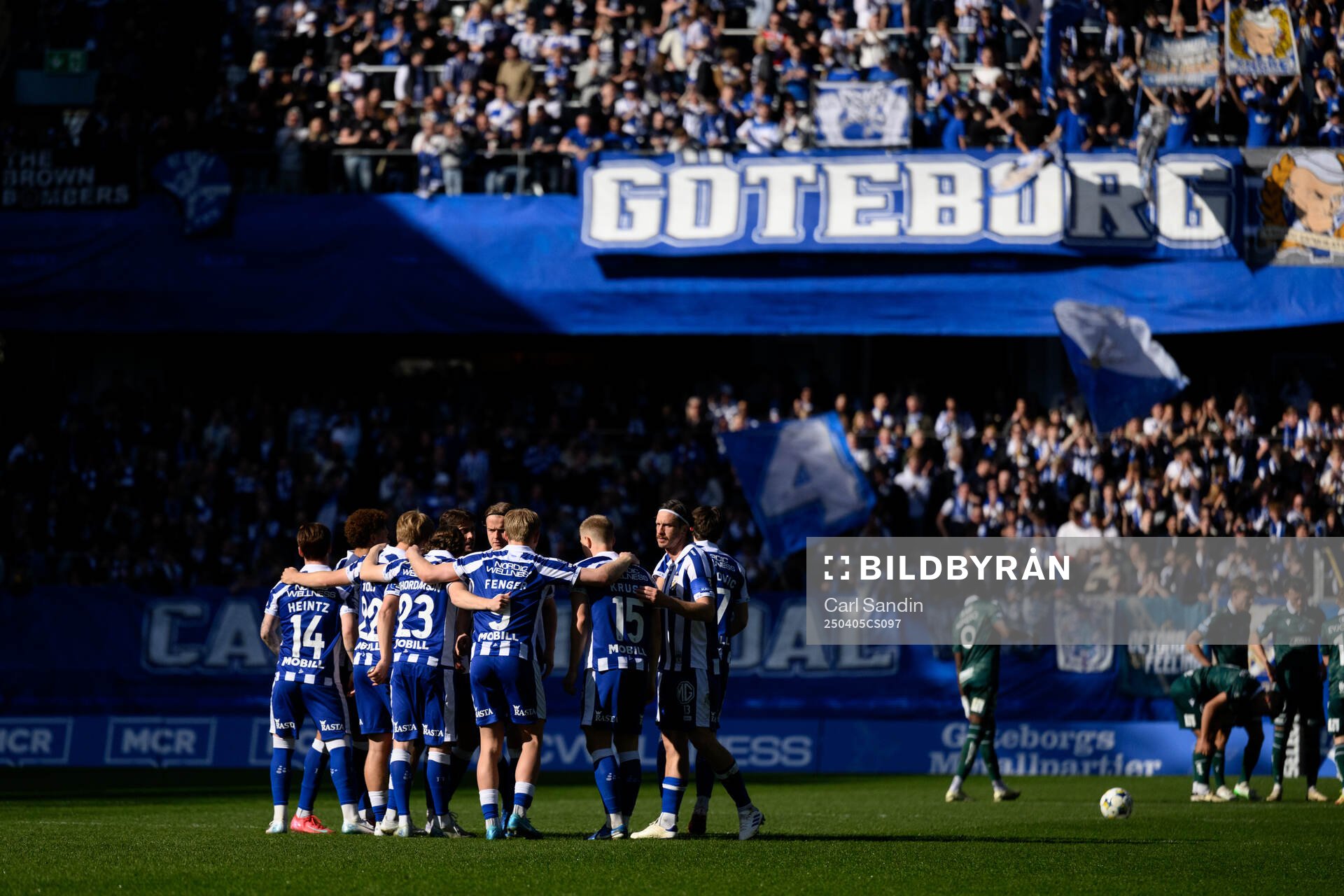IFK Göteborgs spelare samlar