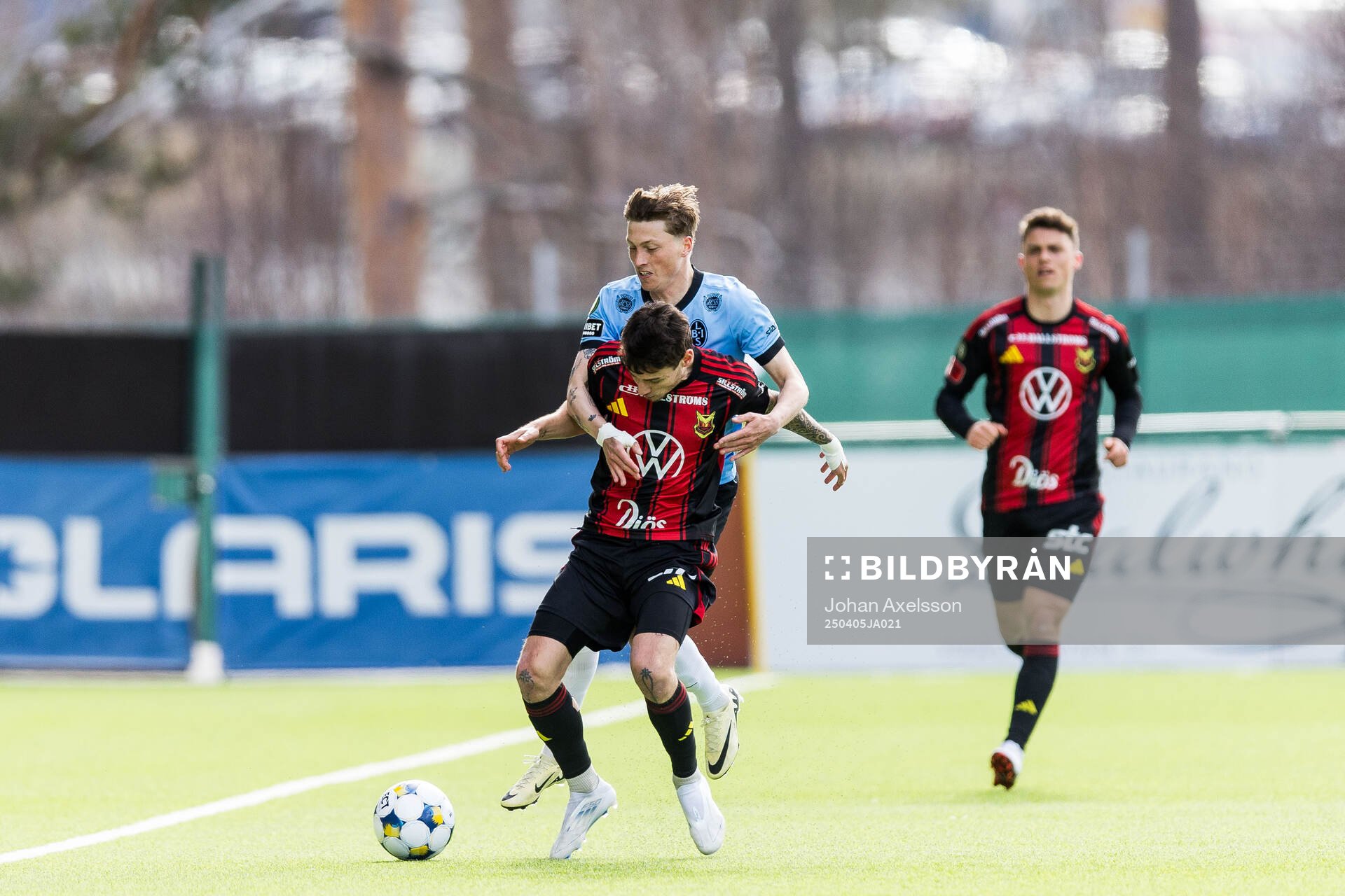 Östersunds Adrian Edqvist och Landskronas Kevin Jensen