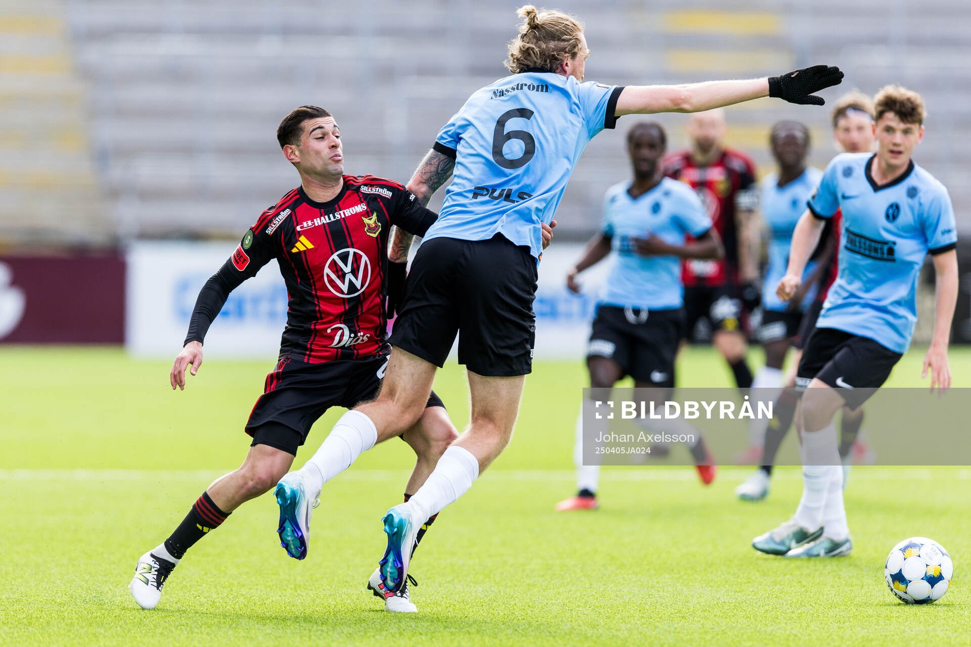 Östersunds Ahmed Bonnah och Landskronas Hampus Näsström