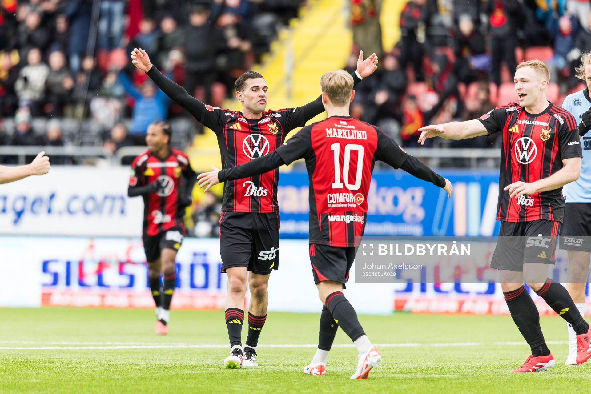 Östersunds Ahmed Bonnah jublar