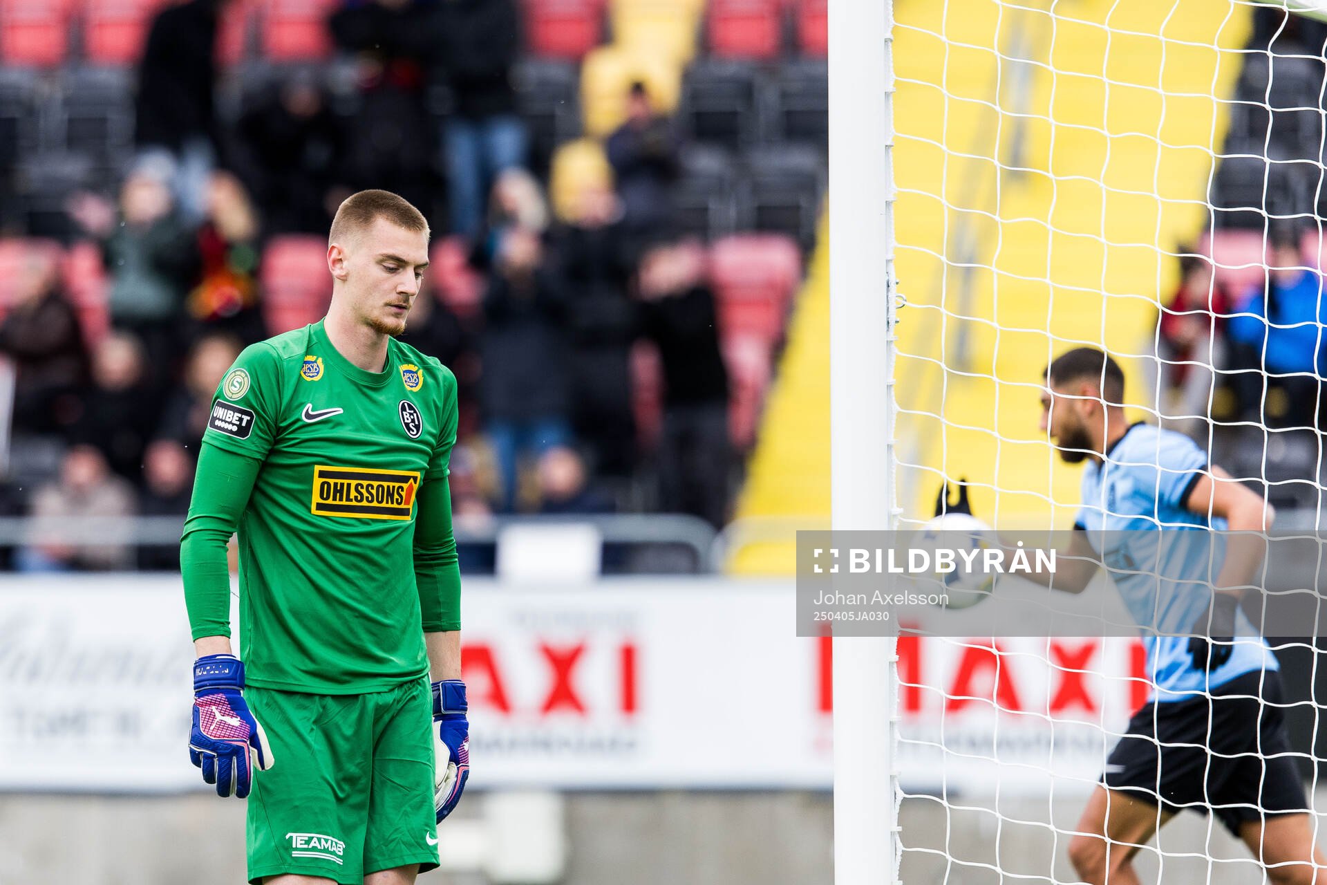 Landskronas målvakt Marcus Pettersson deppar