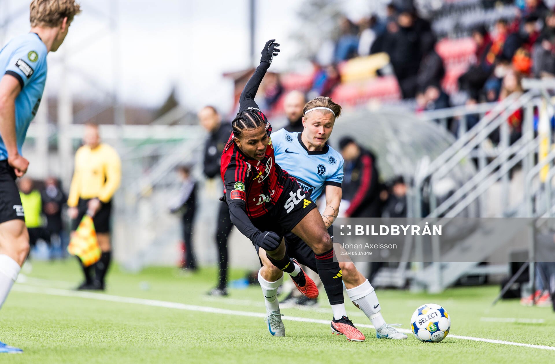 Östersunds Nebiyou Perry och Landskronas Vincent Sundberg