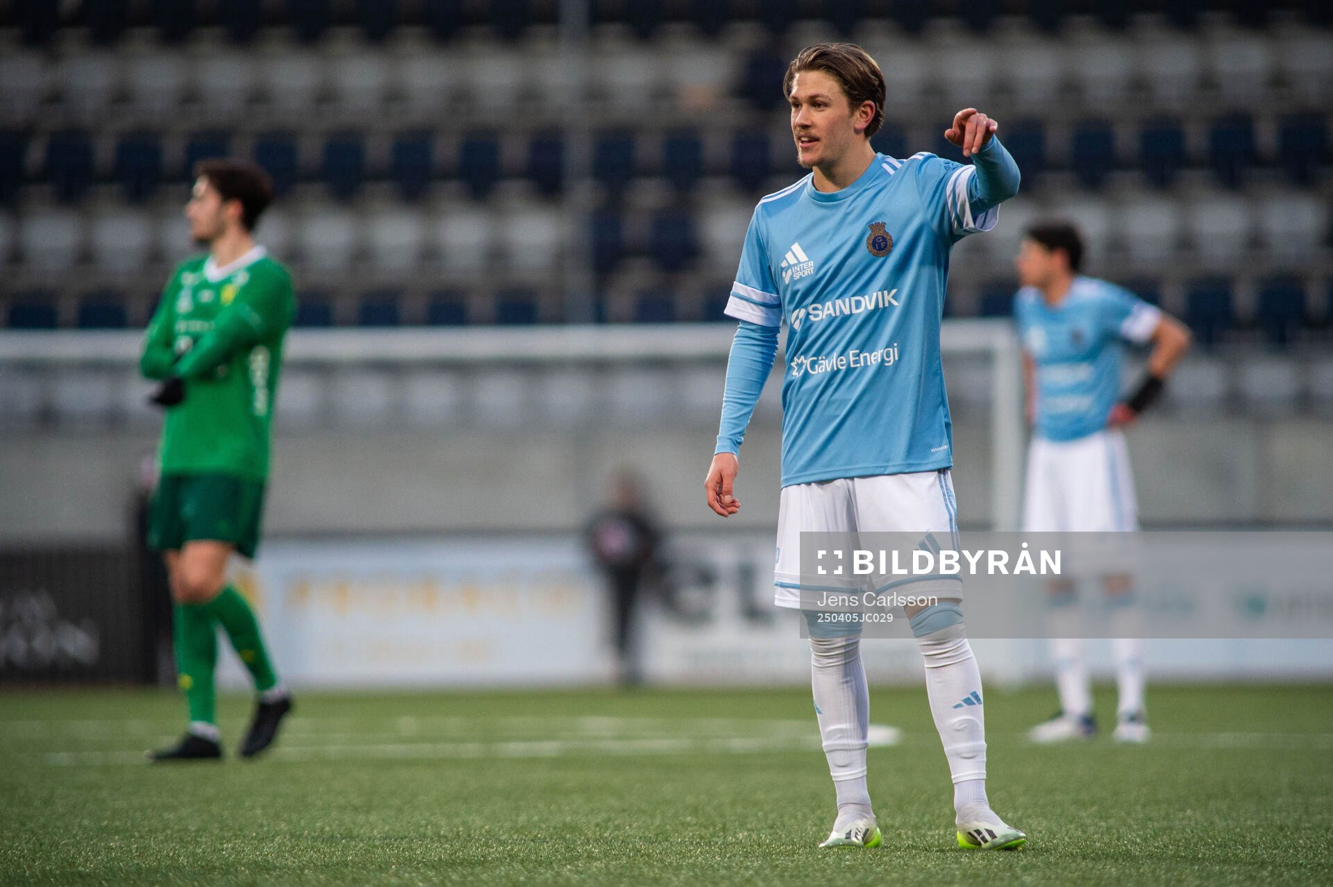Gefles Aaron Stoch Rydell under fotbollsmatchen i Ettan norra mellan Gefle och Team TG den 5 april 2025 i Gävle. 