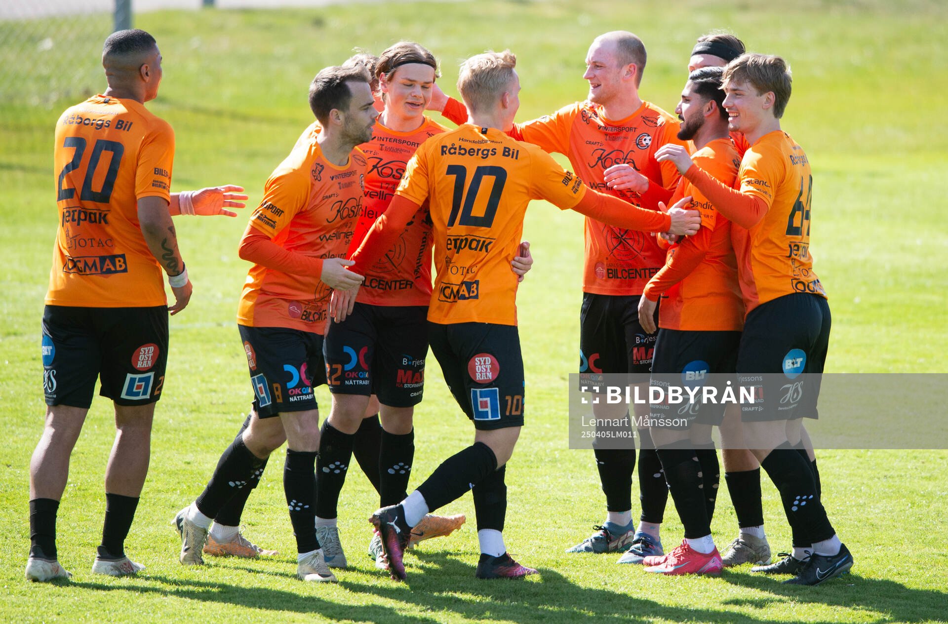 Karlskrona jublar i matchen i division 2 mellan IFK
