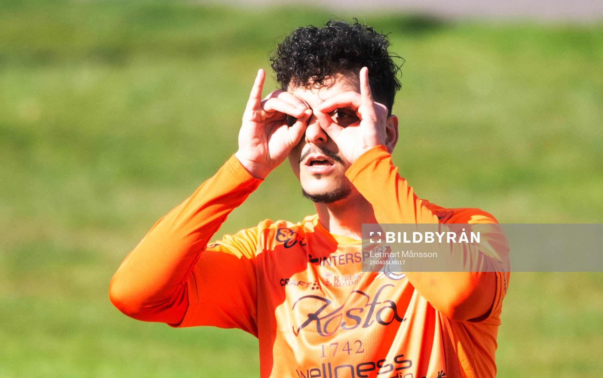Karlskronas Aldin Alkatah har gjort 1-4 och måljublar i matchen i division 2 mellan IFK Hässleholm och FK Karlskrona i Hässleholm 5 april 2025.
