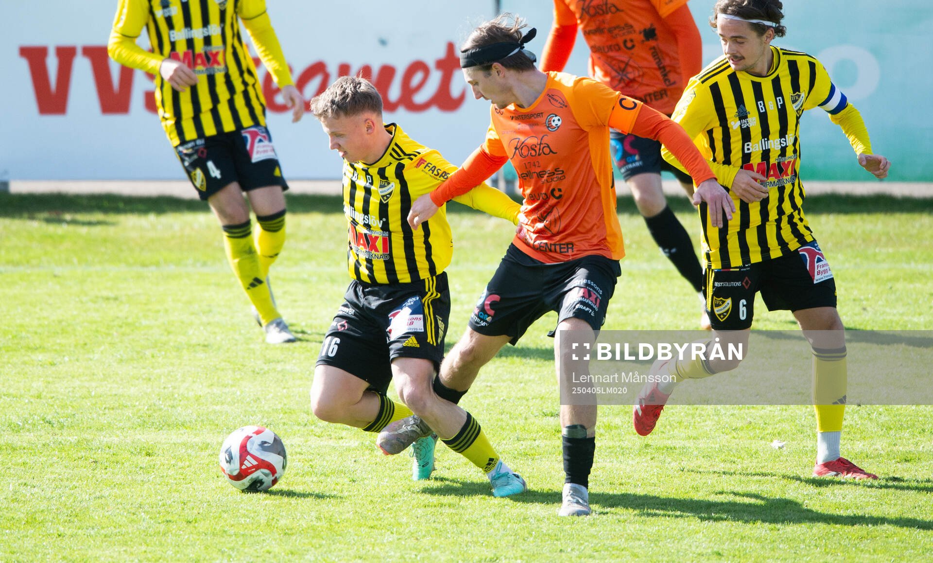 IFK Hässleholms Axel Crnalic sparkas ner bakifrån i