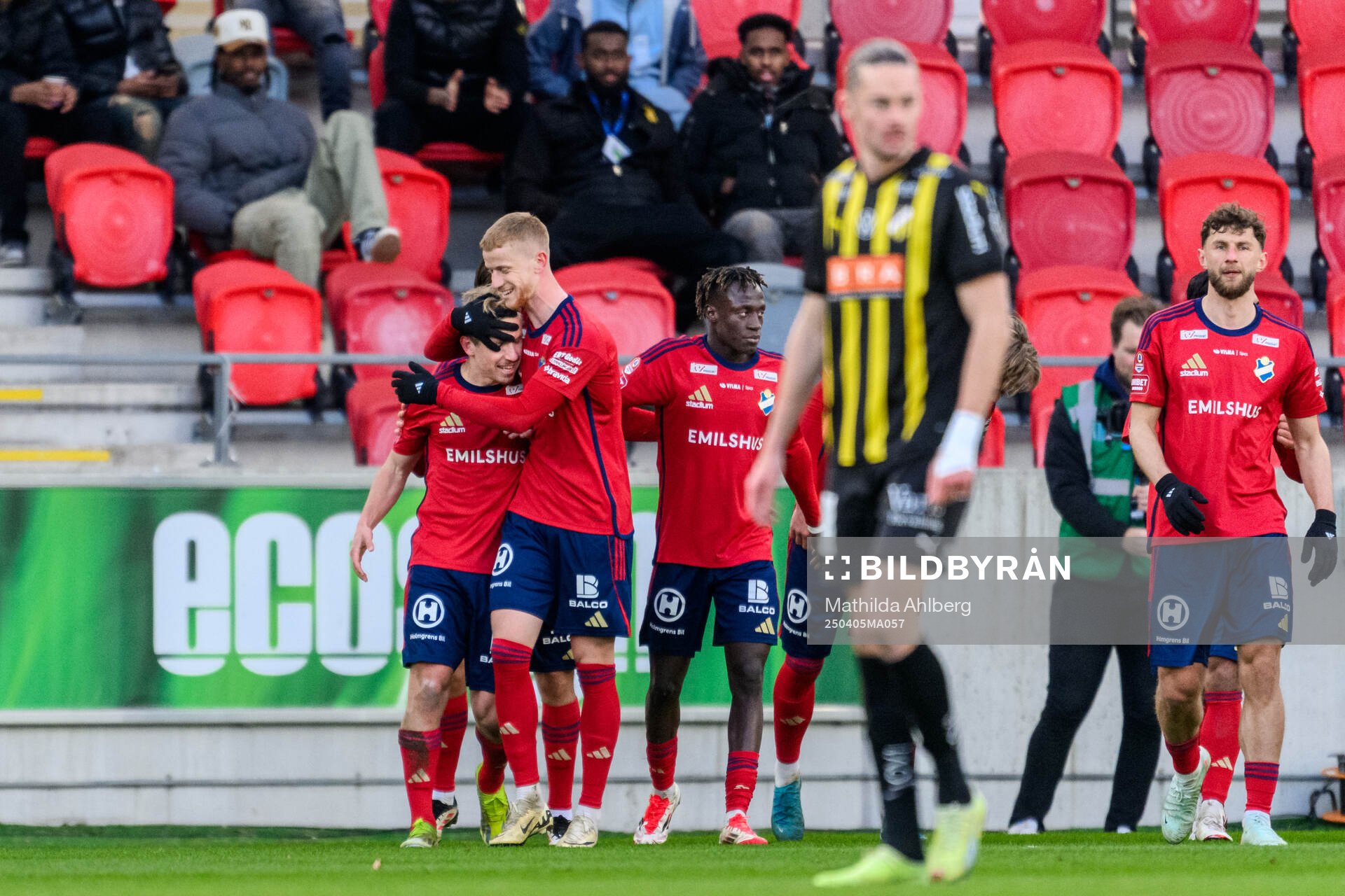 Östers David Seger och Noah Söderberg jublar