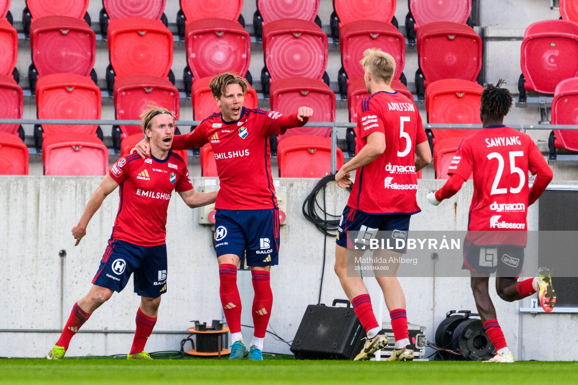 Östers David Seger och Noah Söderberg jublar