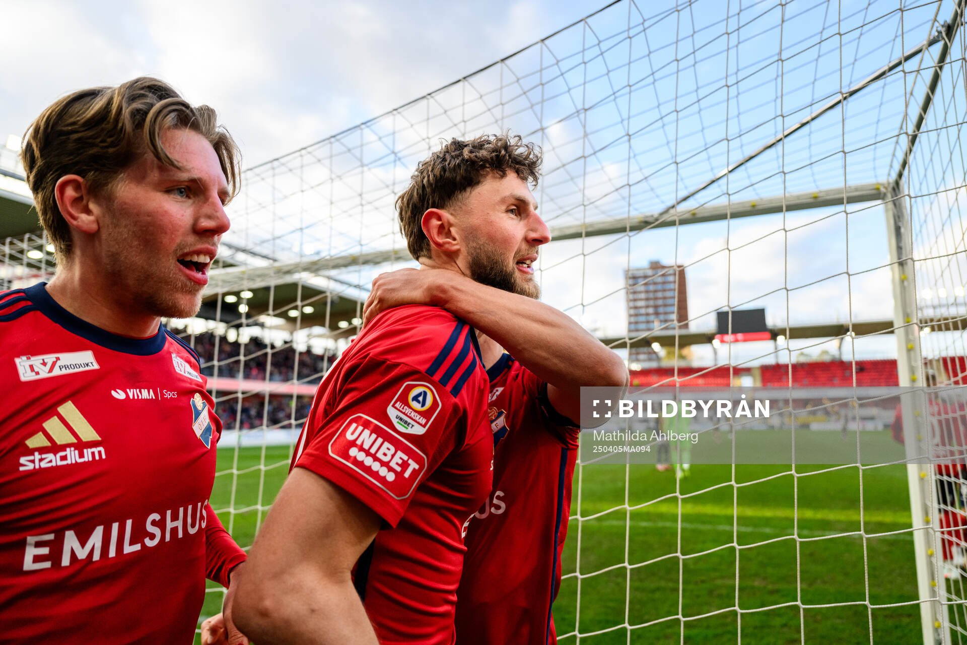 Östers Alibek Aliev jublar efter 2-0 under fotbollsmatchen i Allsvenskan mellan Öster och Häcken den 5 april 2025 i Växjö. 