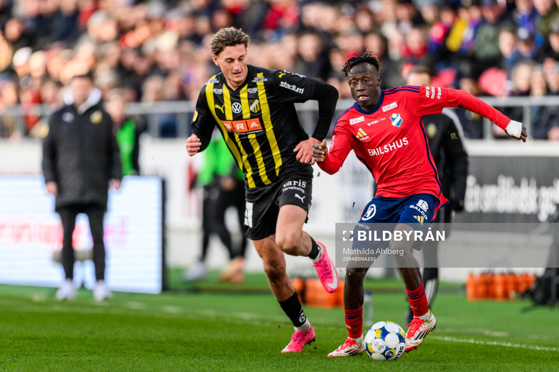 Häckens Silas Andersen och Östers Youssoupha Sanyang