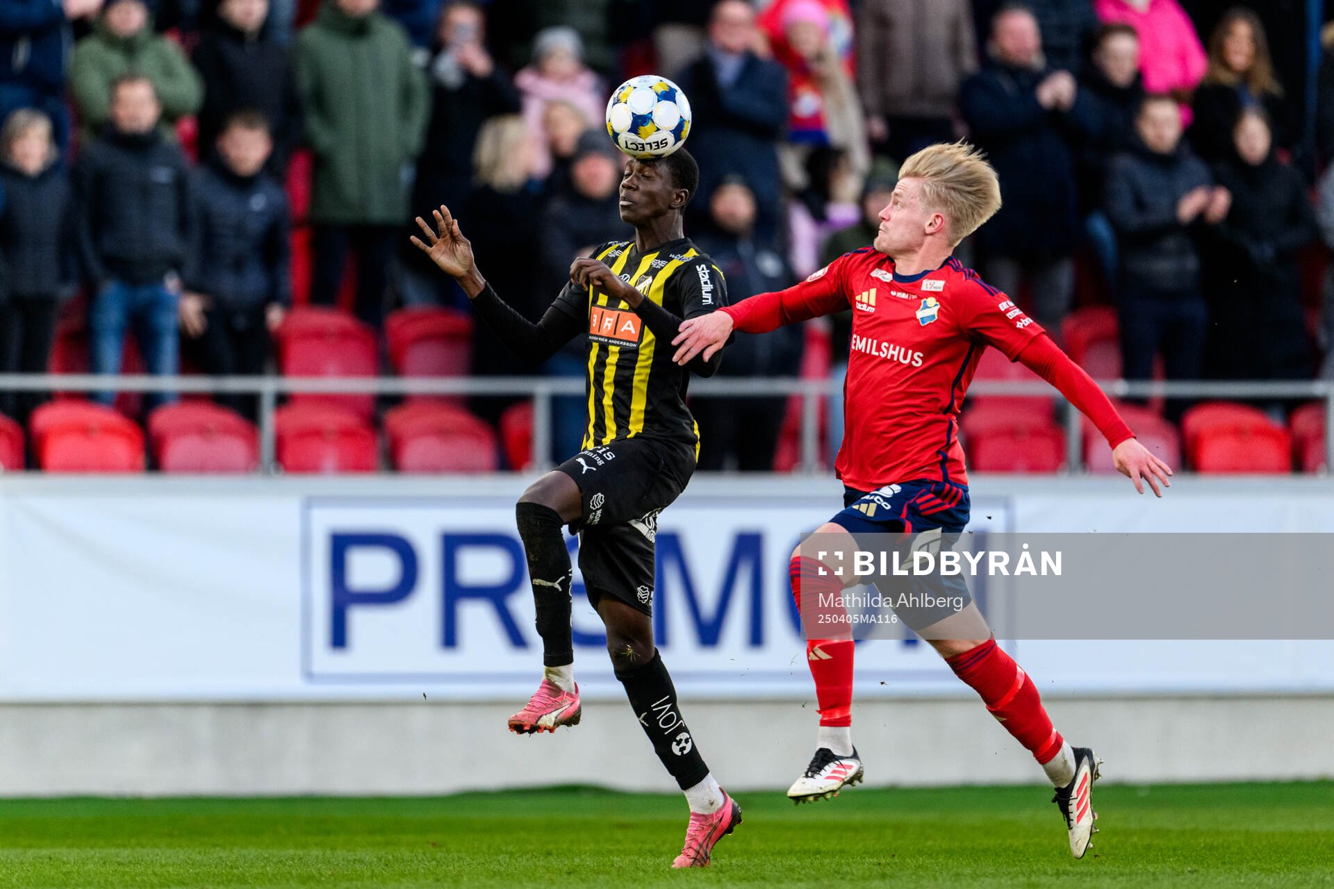 Häckens Abdoulaye Faye och Östers Oskar Gabrielsson