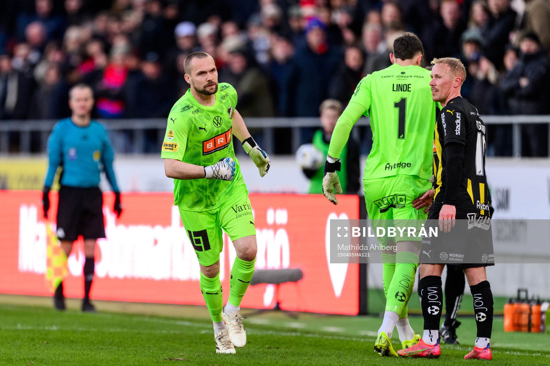 Byte mellan Häckens målvakt Oscar Jansson och Andreas