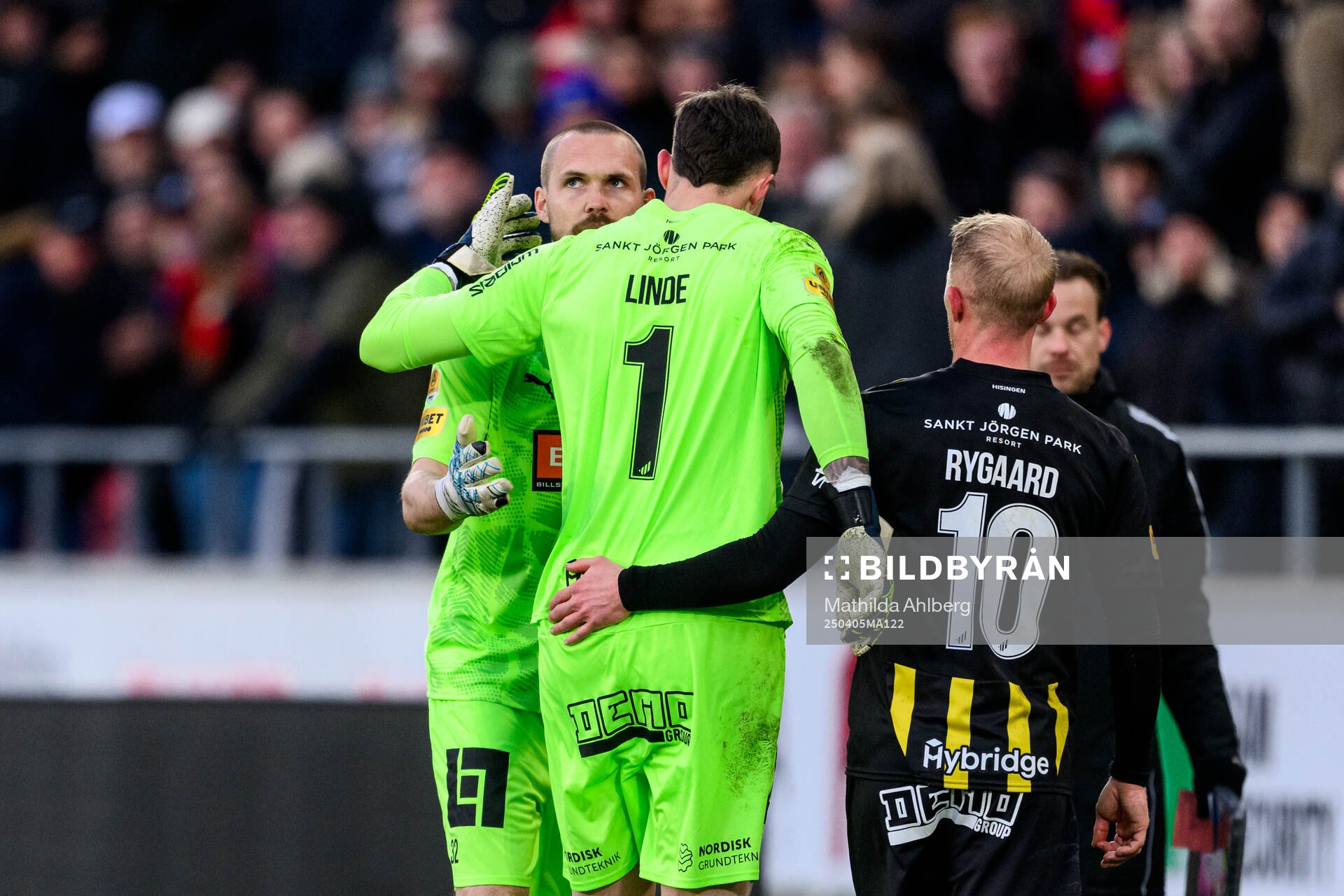 Byte mellan Häckens målvakt Oscar Jansson och Andreas