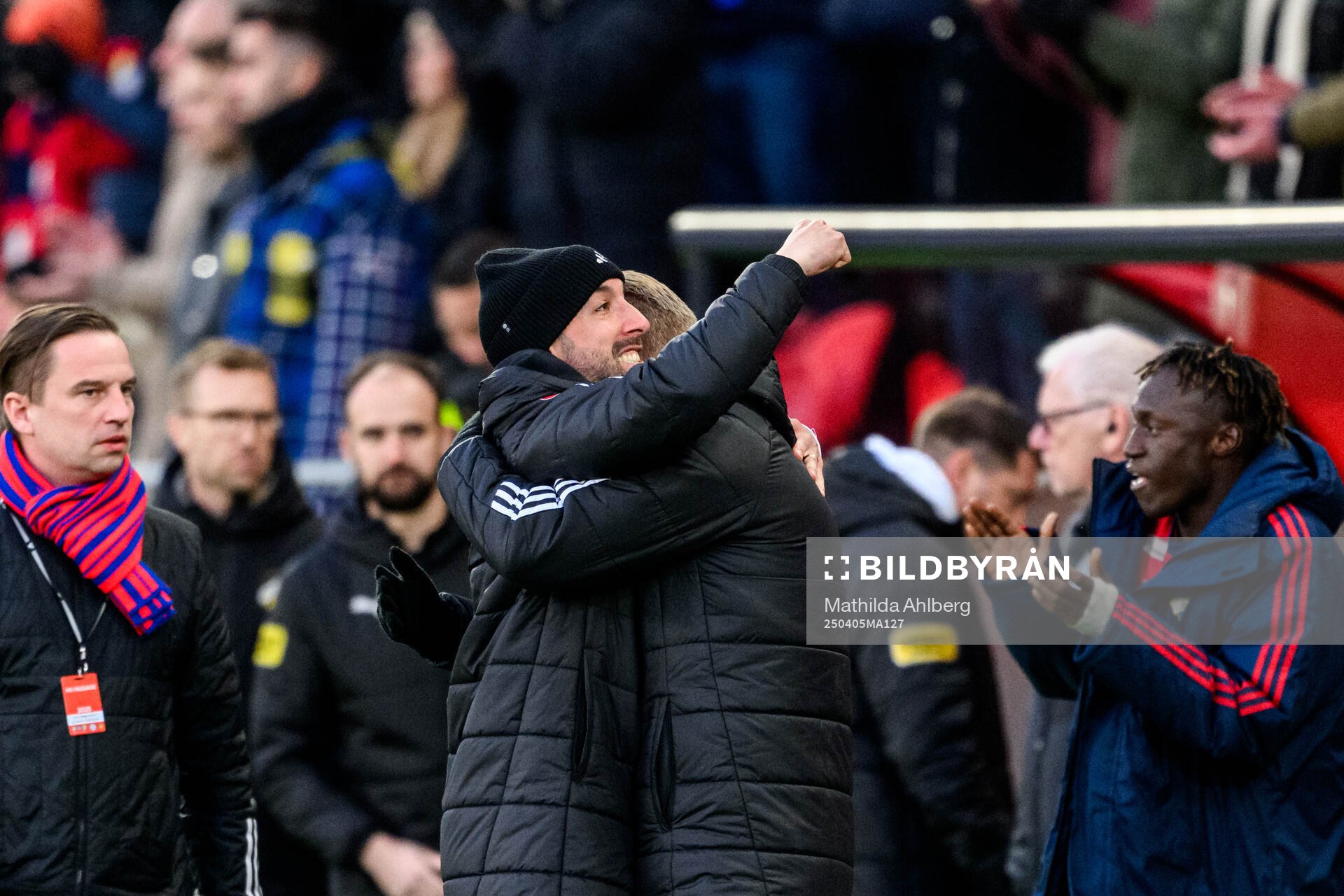 Östers tränare Martin Foyston jublar