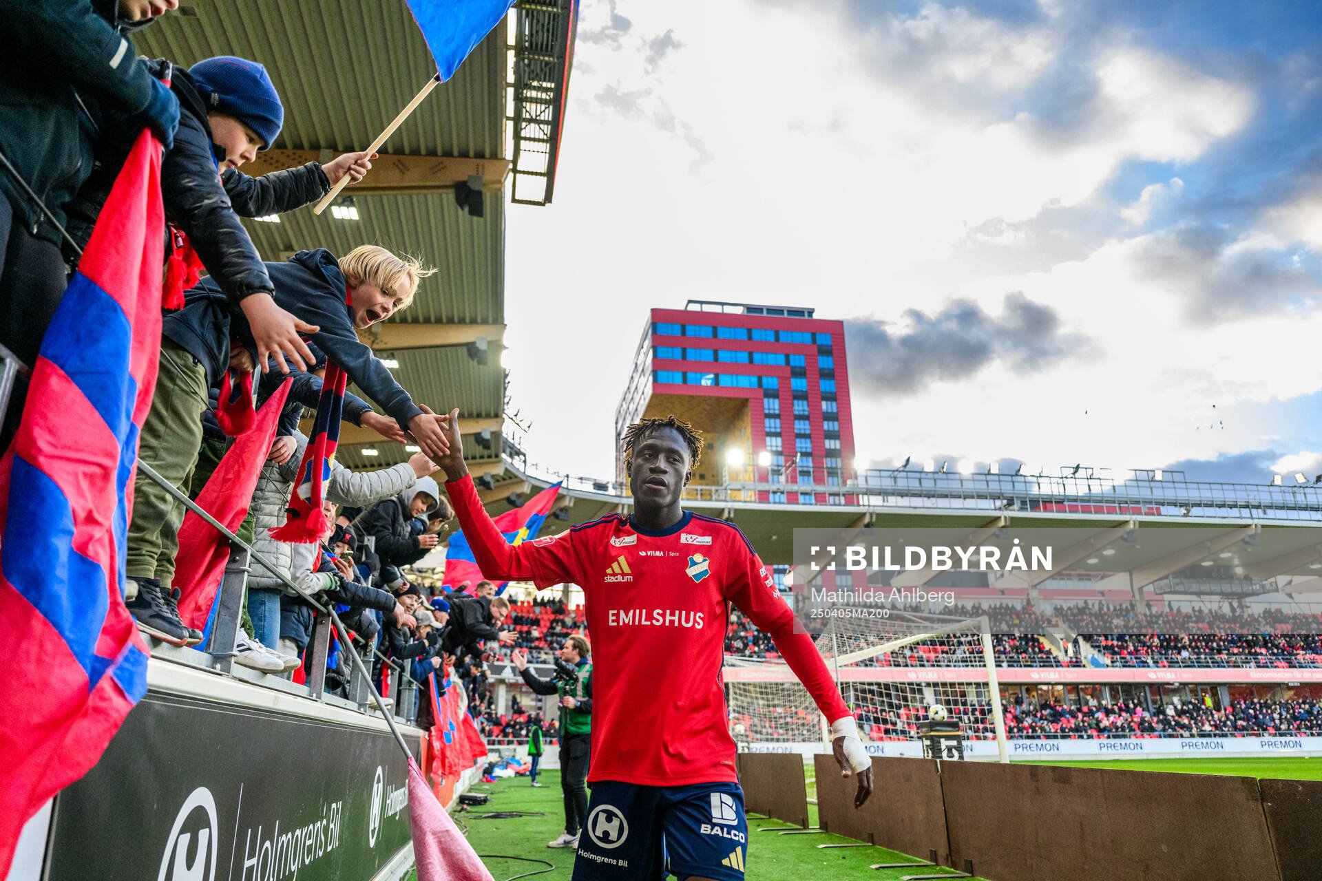 Östers Youssoupha Sanyang under fotbollsmatchen i Allsvenskan mellan Öster och Häcken den 5 april 2025 i Växjö. 