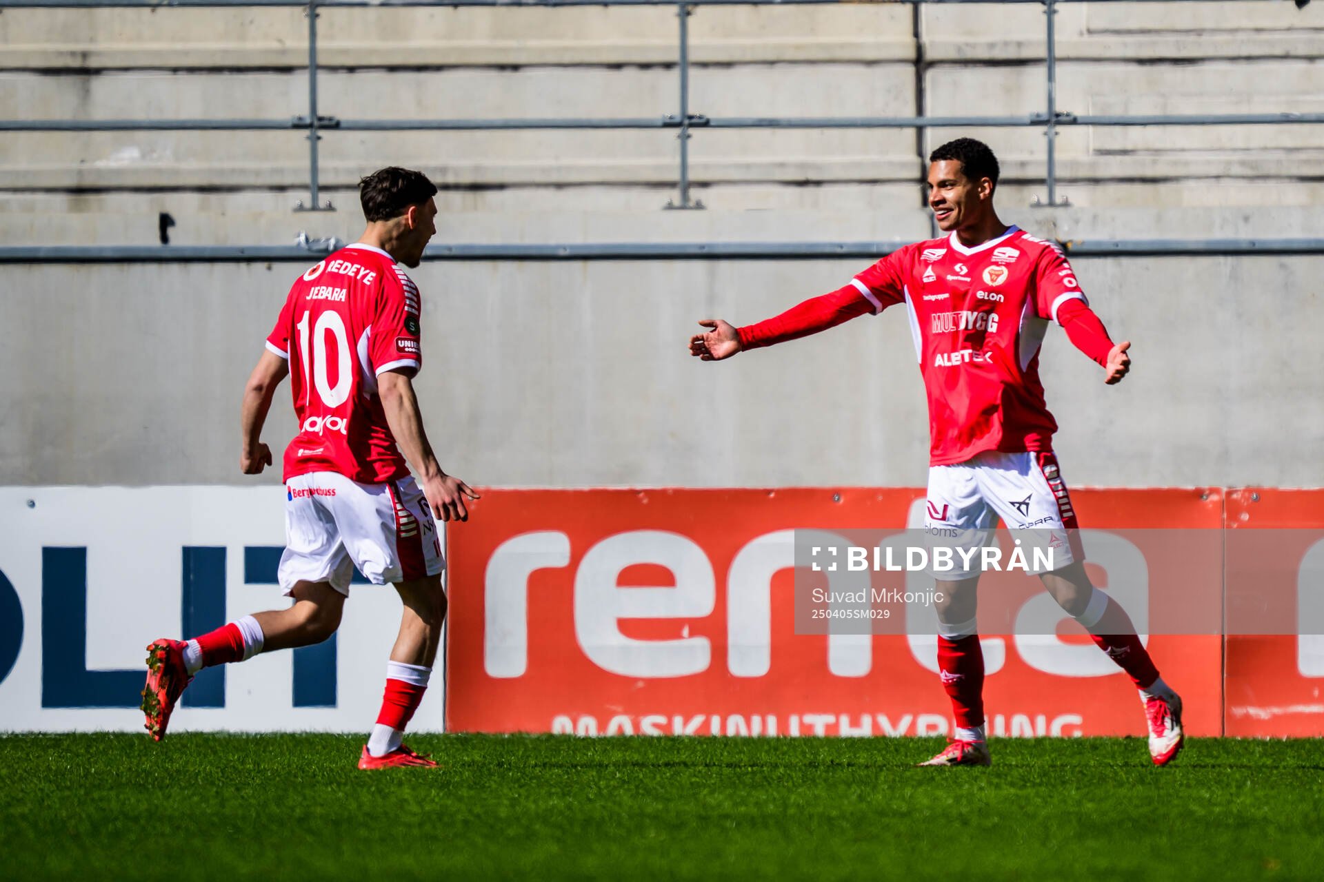 Kalmars Anthony Olusanya jublar