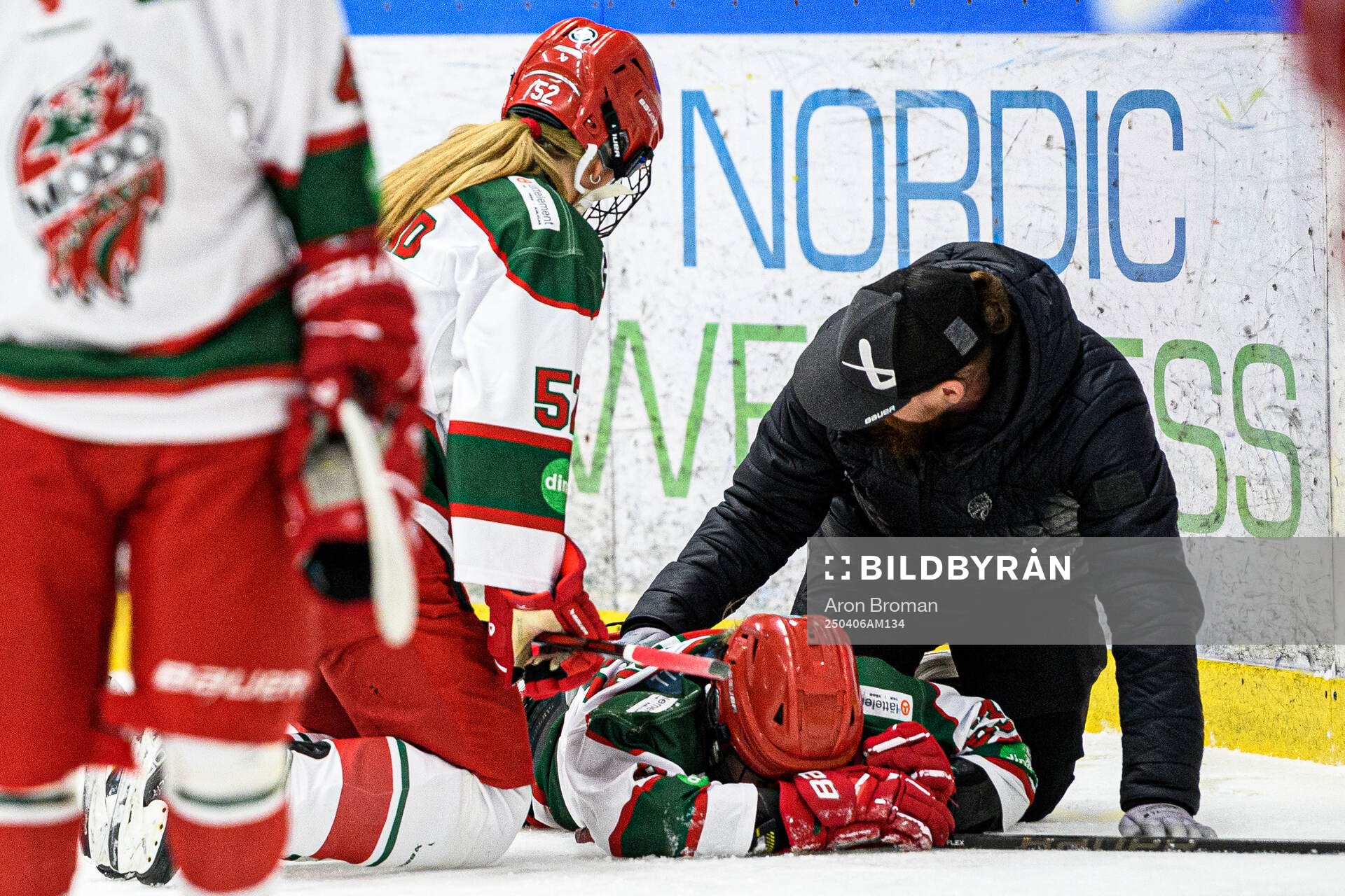 Modos Lova Karlström har ont