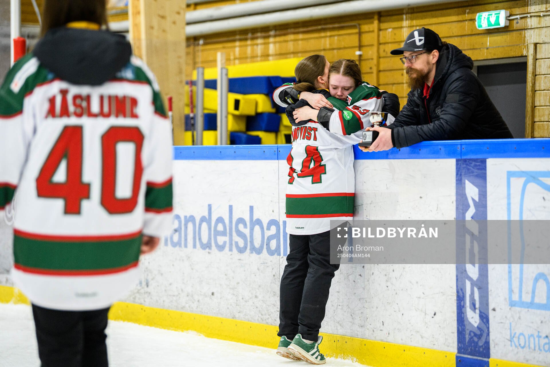 Modos Matilda Elmqvist och Lova Karlström deppar