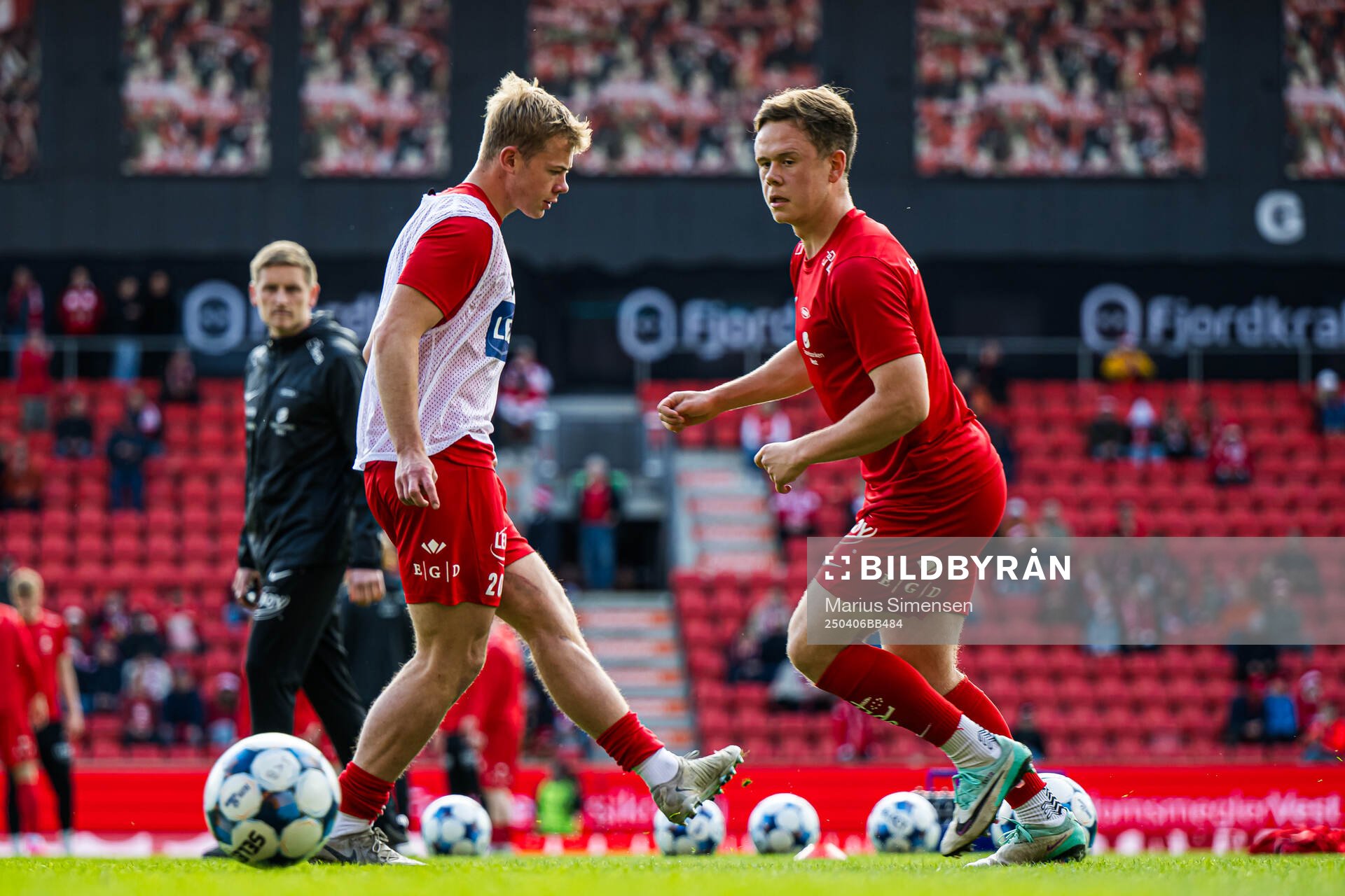 Aune Heggebø of Brann warms up