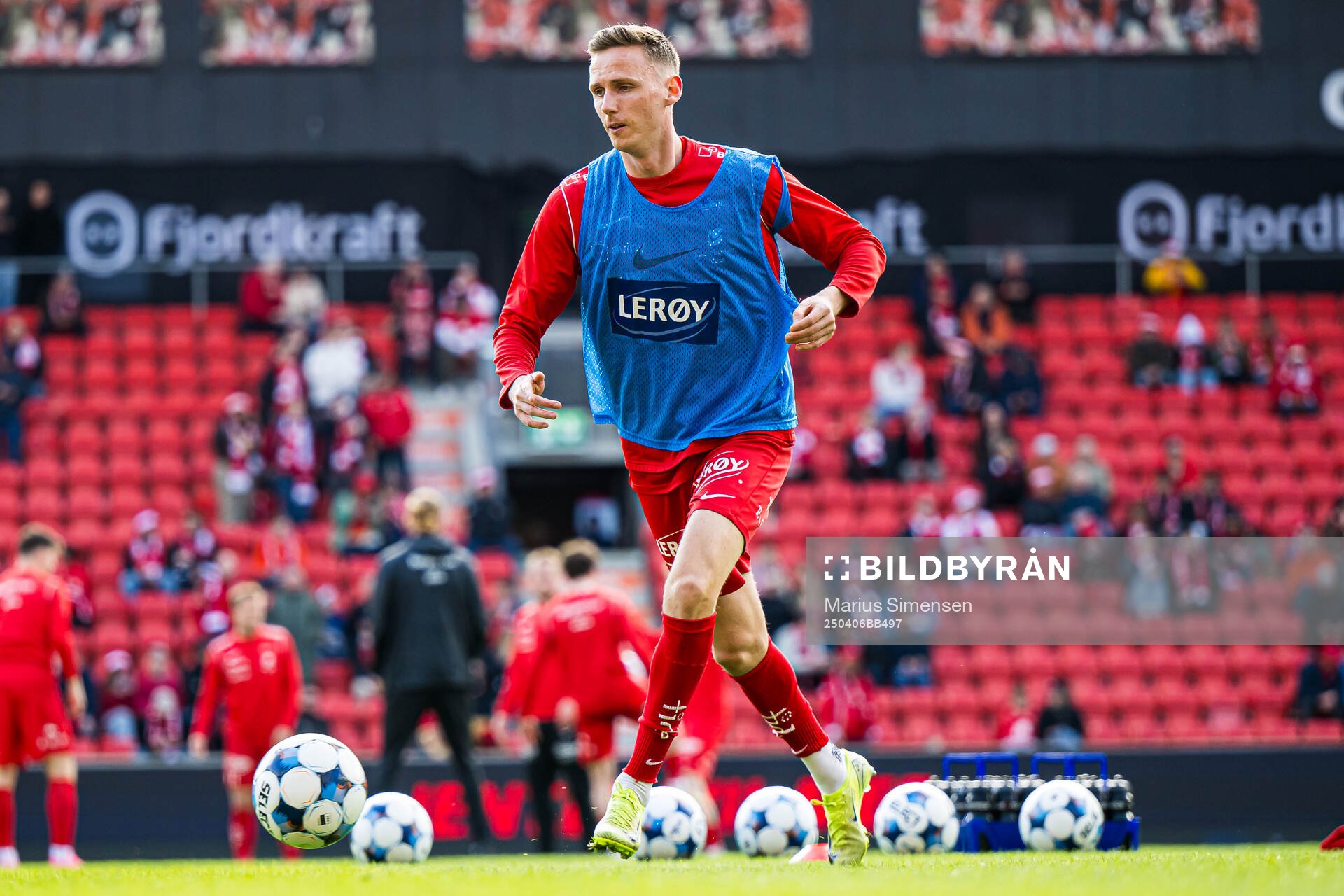 Joachim Soltvedt of Brann warms up