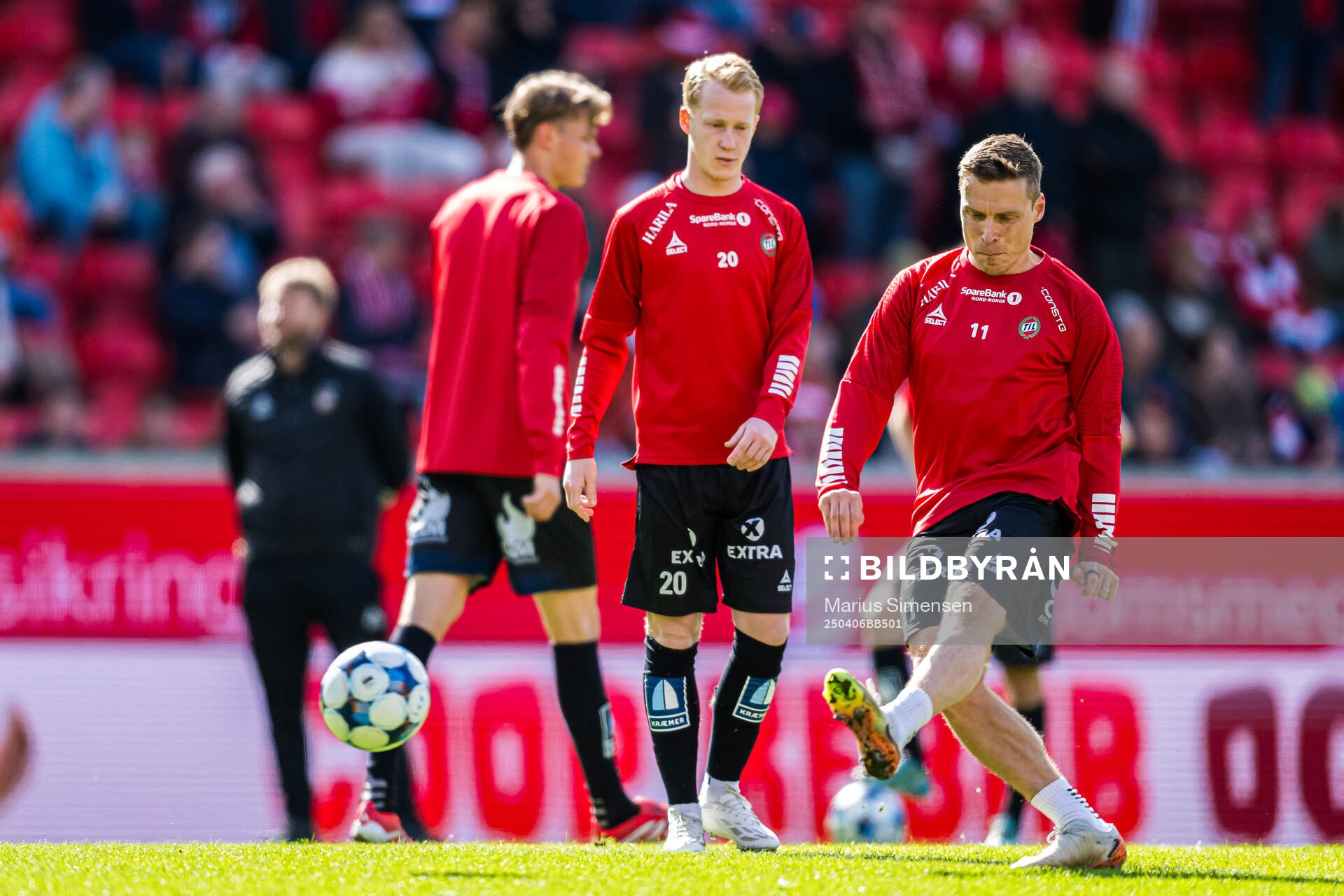 Ruben Yttergård Jenssen of Tromsø warms up