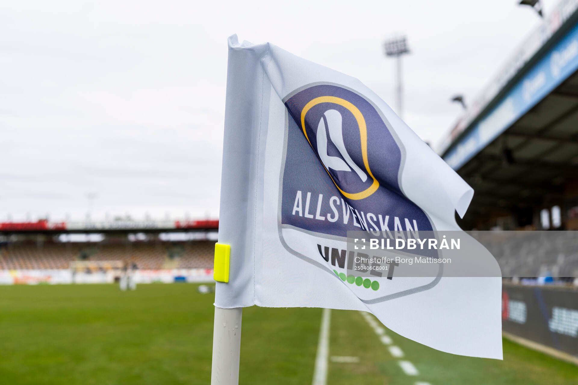 Hörnflagga med Allsvenskans logotype på
