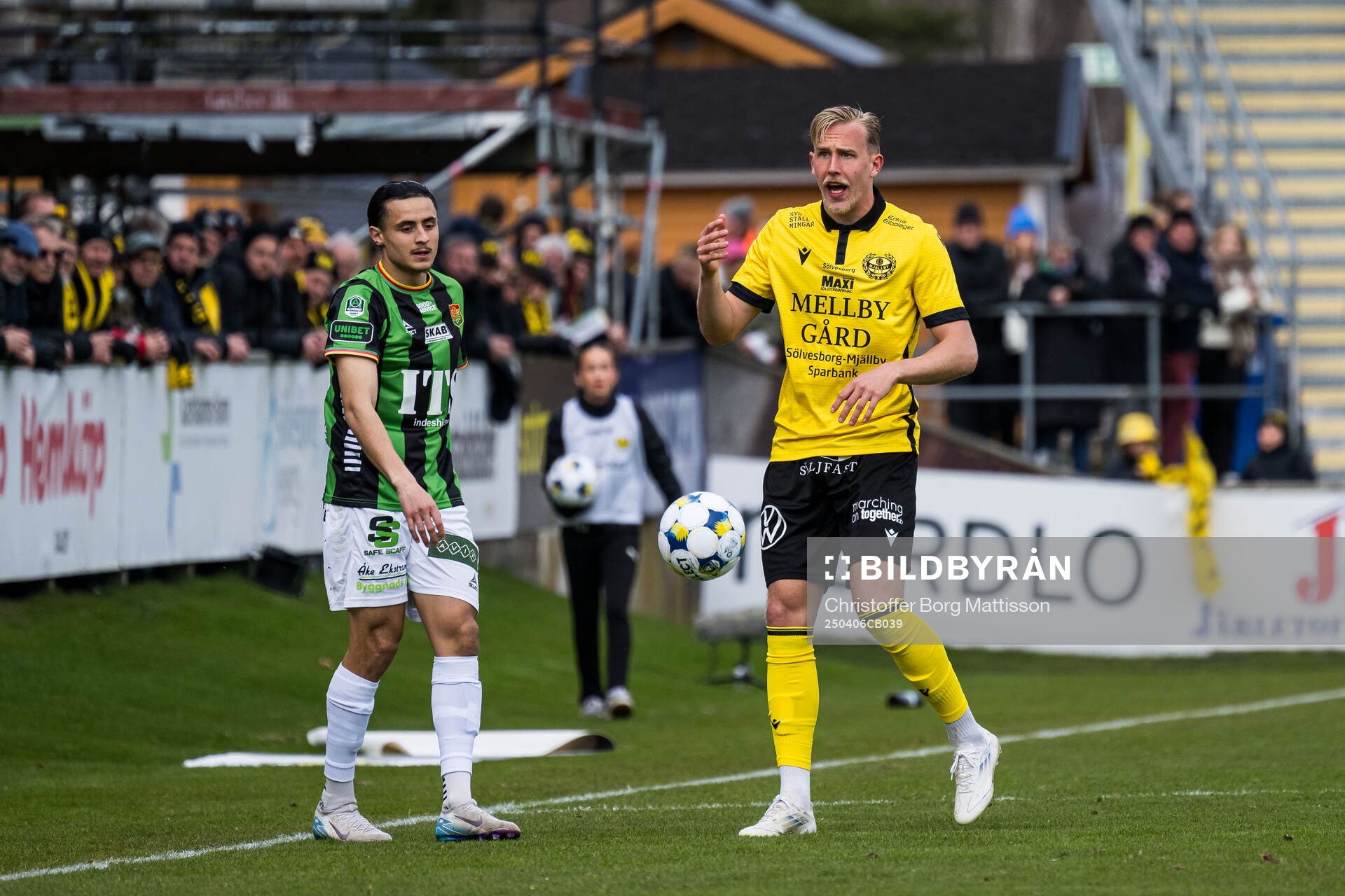 GAISs Amin Boudri och Mjällbys Herman Johansson