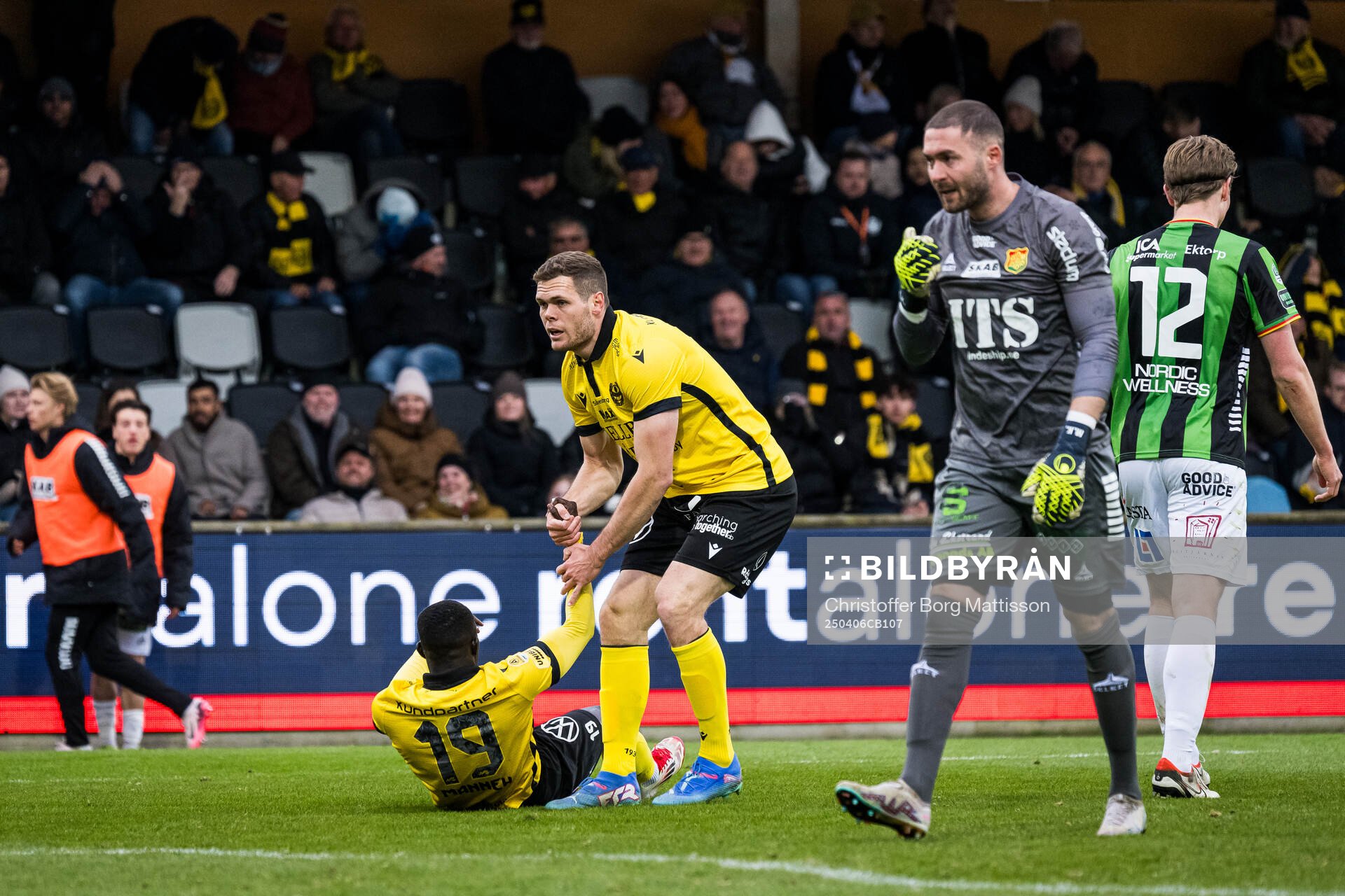 Mjällbys Jacob Bergström och Abdoulie Manneh deppar
