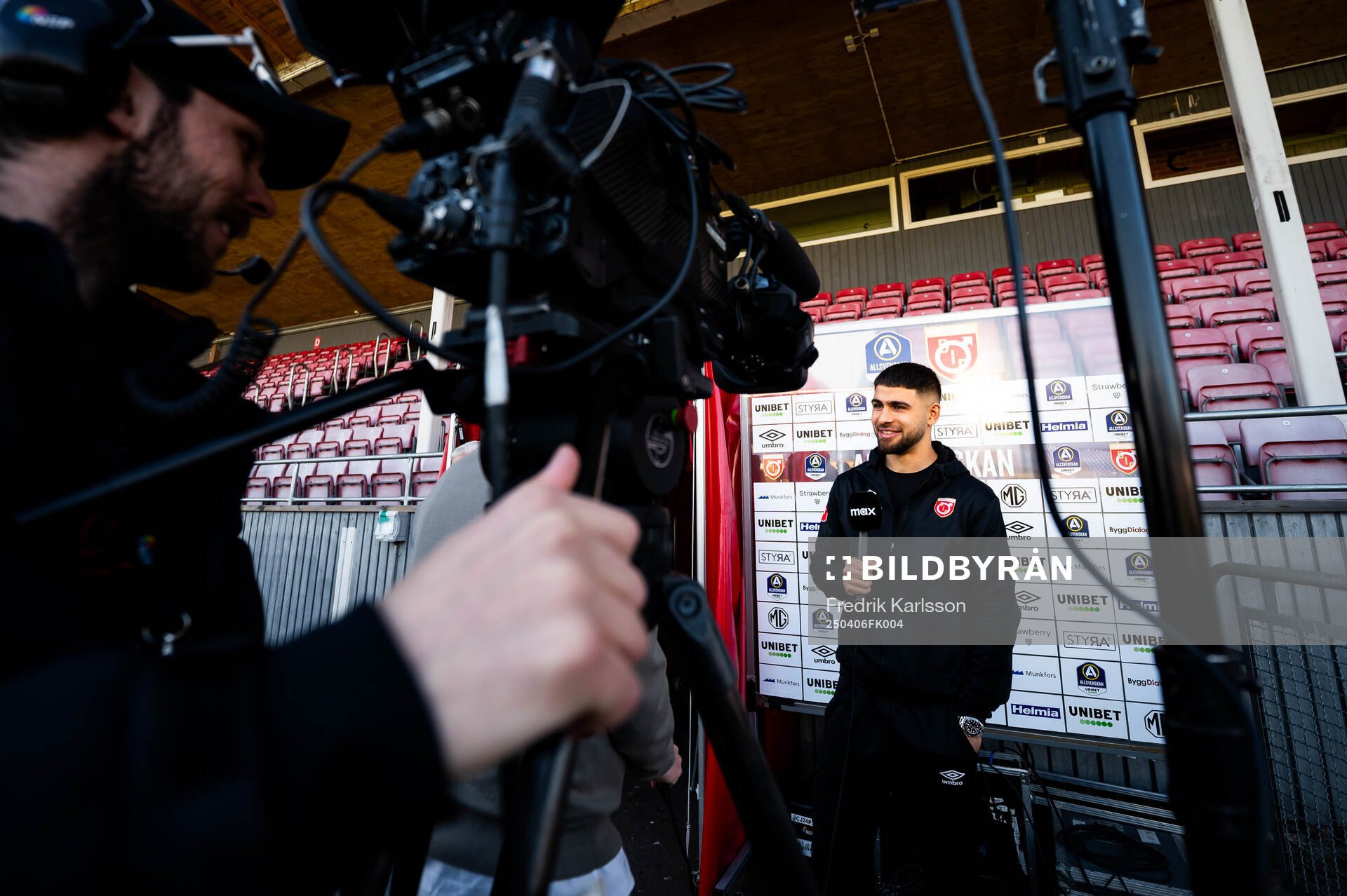 Degerfors Omar Faraj blir intervjuad av Tv4