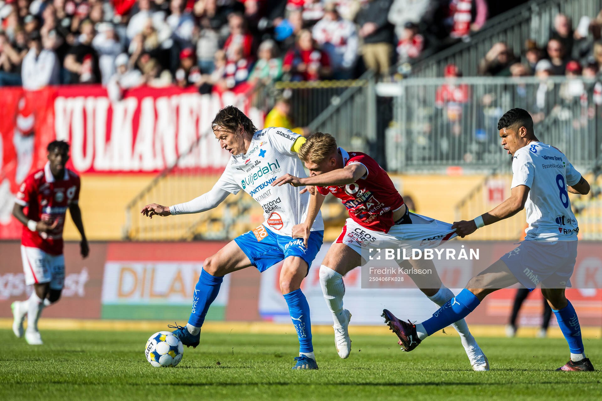 Degerfors Elias Pihlström i en kamp mot Värnamos Simon