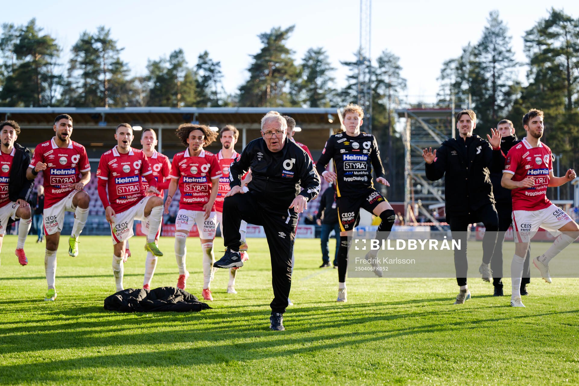 Lagledare Stig Ekman jublar