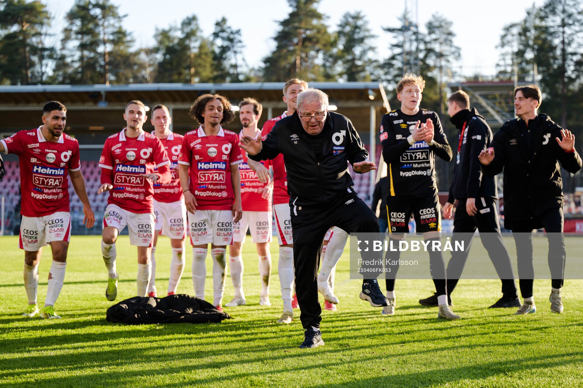 Lagledare Stig Ekman jublar