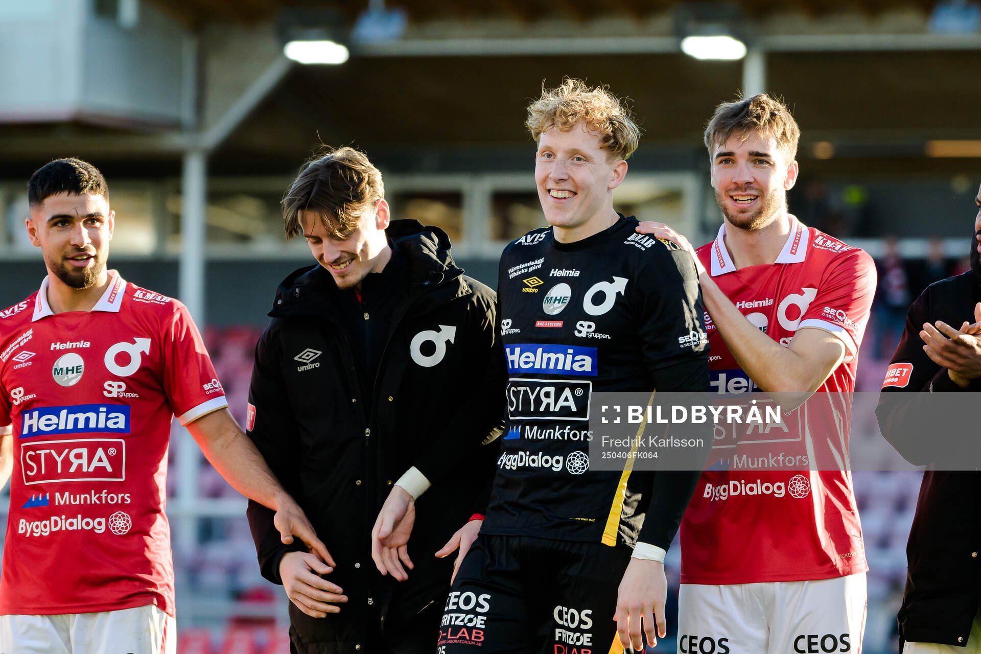 Degerfors målvakt Rasmus Forsell jublar
