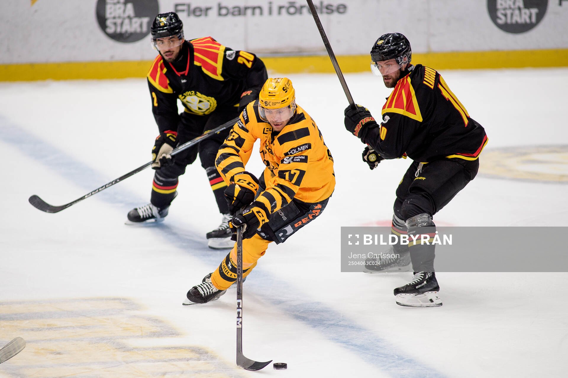 Skellefteås Pär Lindholm i en kamp mot Brynäs Tyler