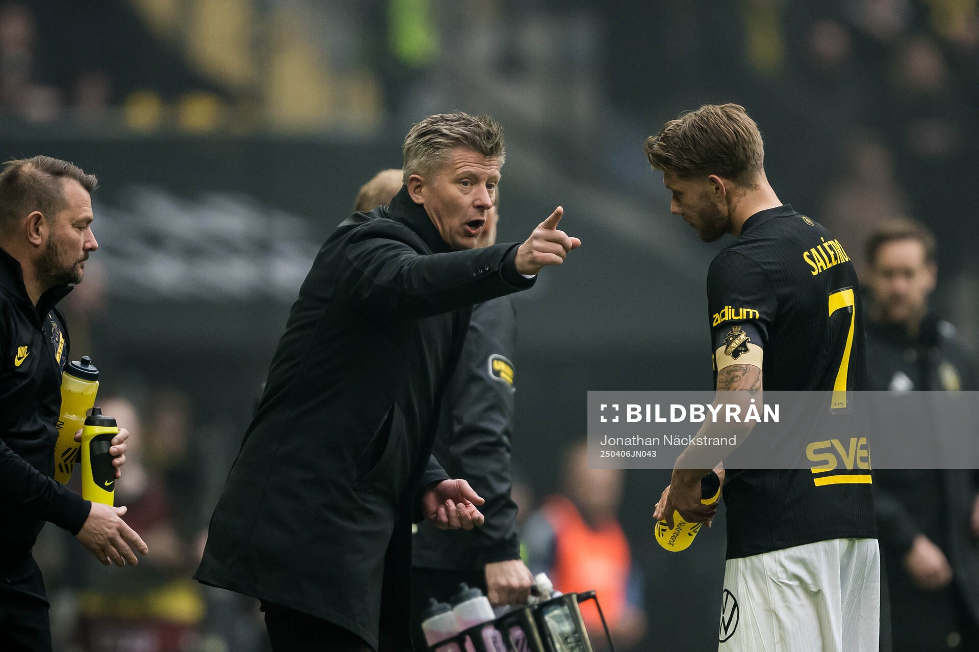 AIKs tränare Mikkjal Thomassen och Anton Salétros