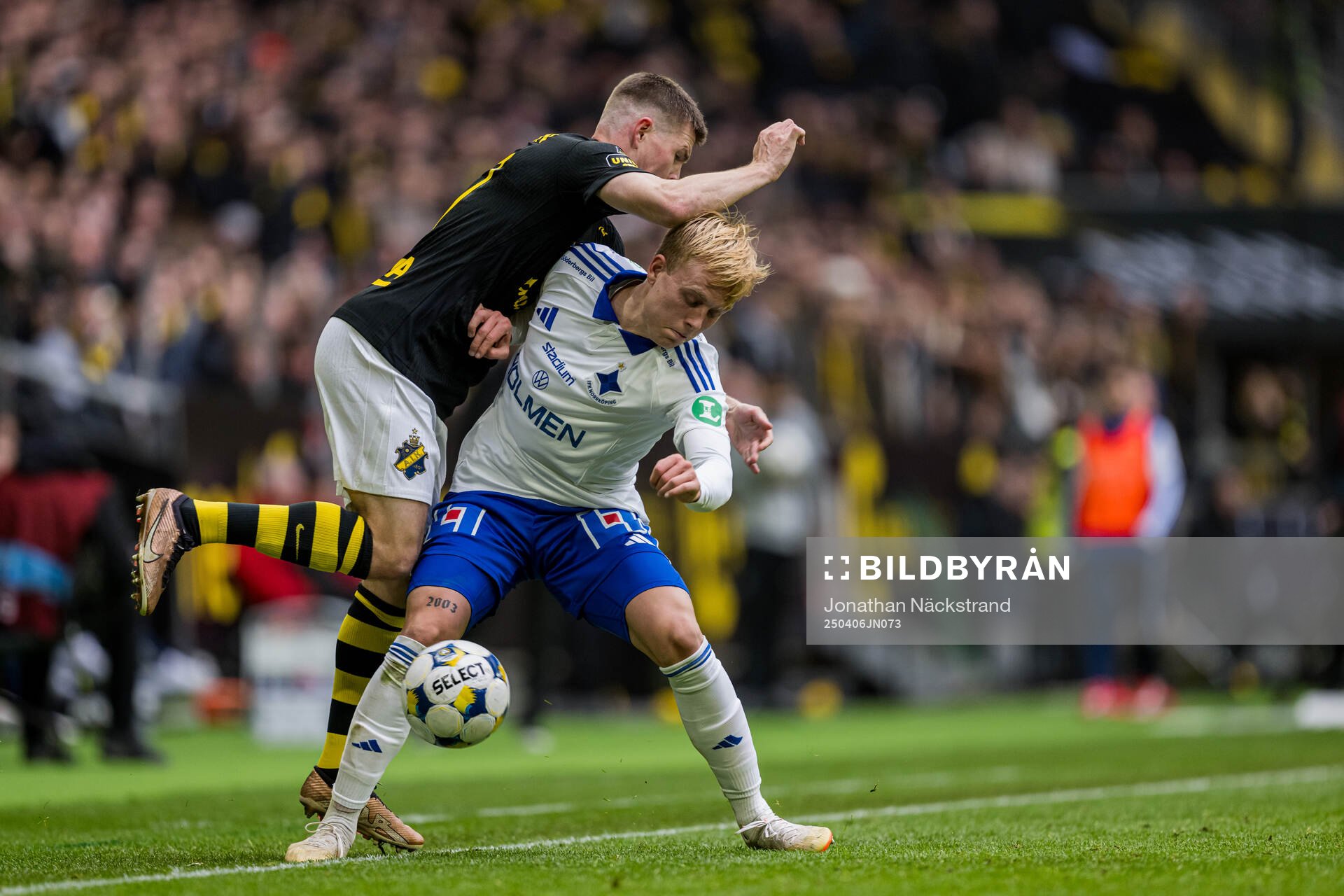 AIKs Mads Døhr Thychosen och IFK Norrköpings Isak Andri