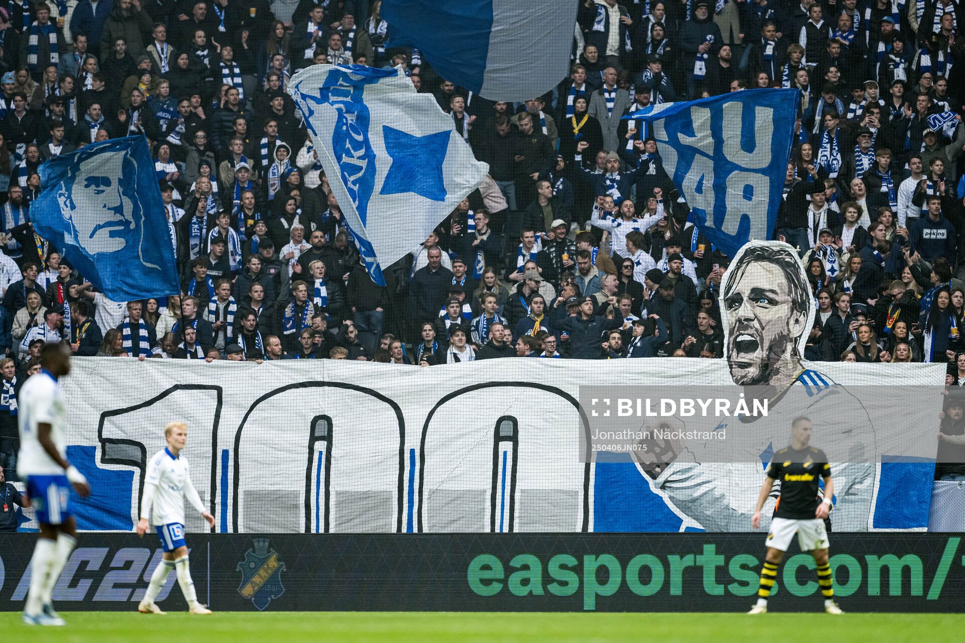 IFK Norrköpings supportrar med tifo