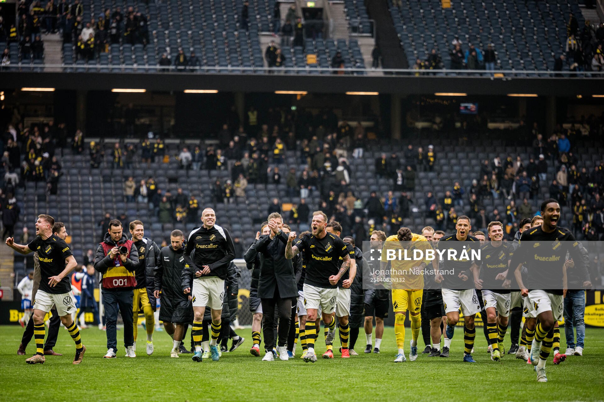 AIKs spelare jublar
