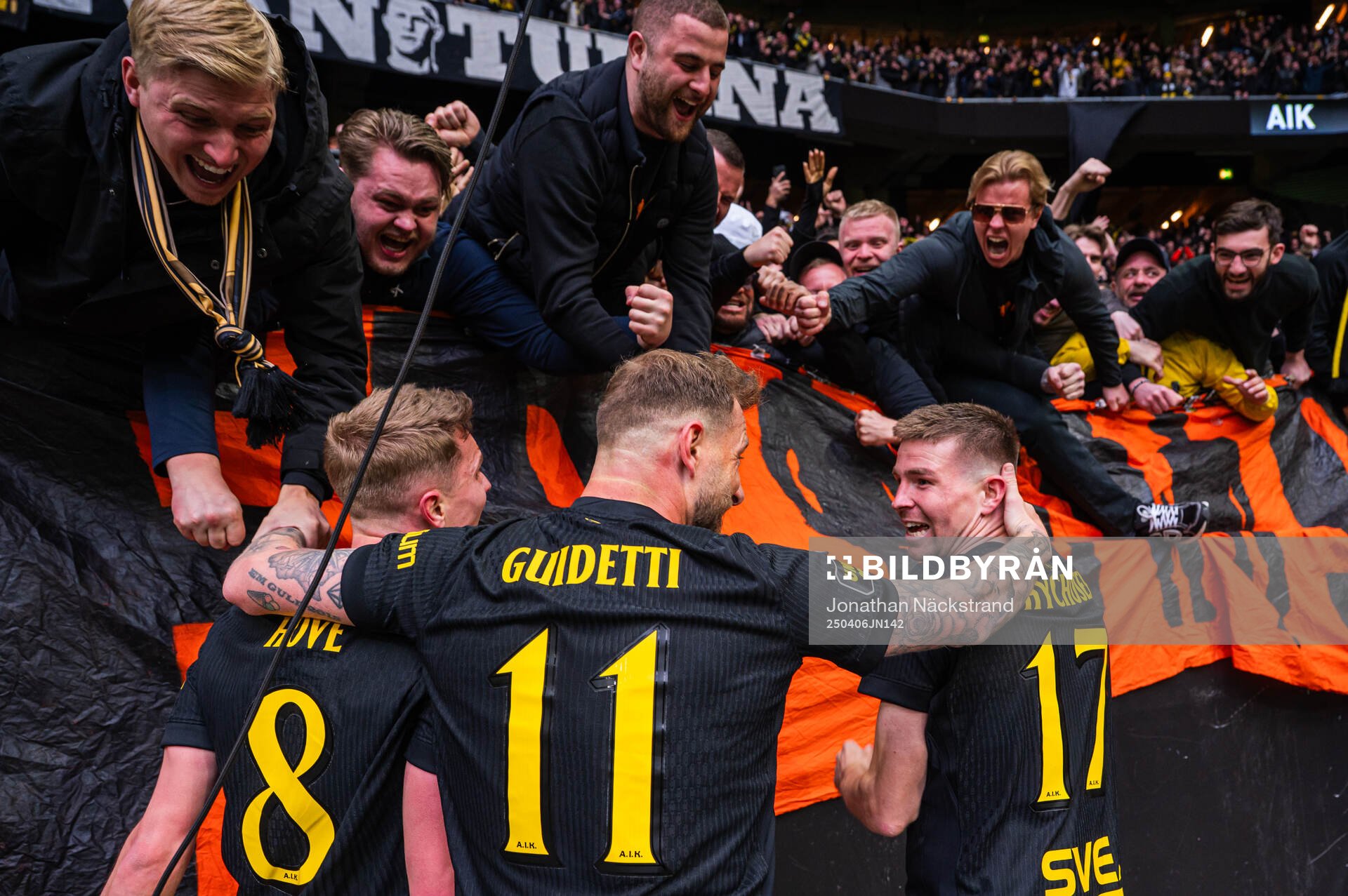 AIKs Johan Hove, John Guidetti och Mads Døhr Thychosen