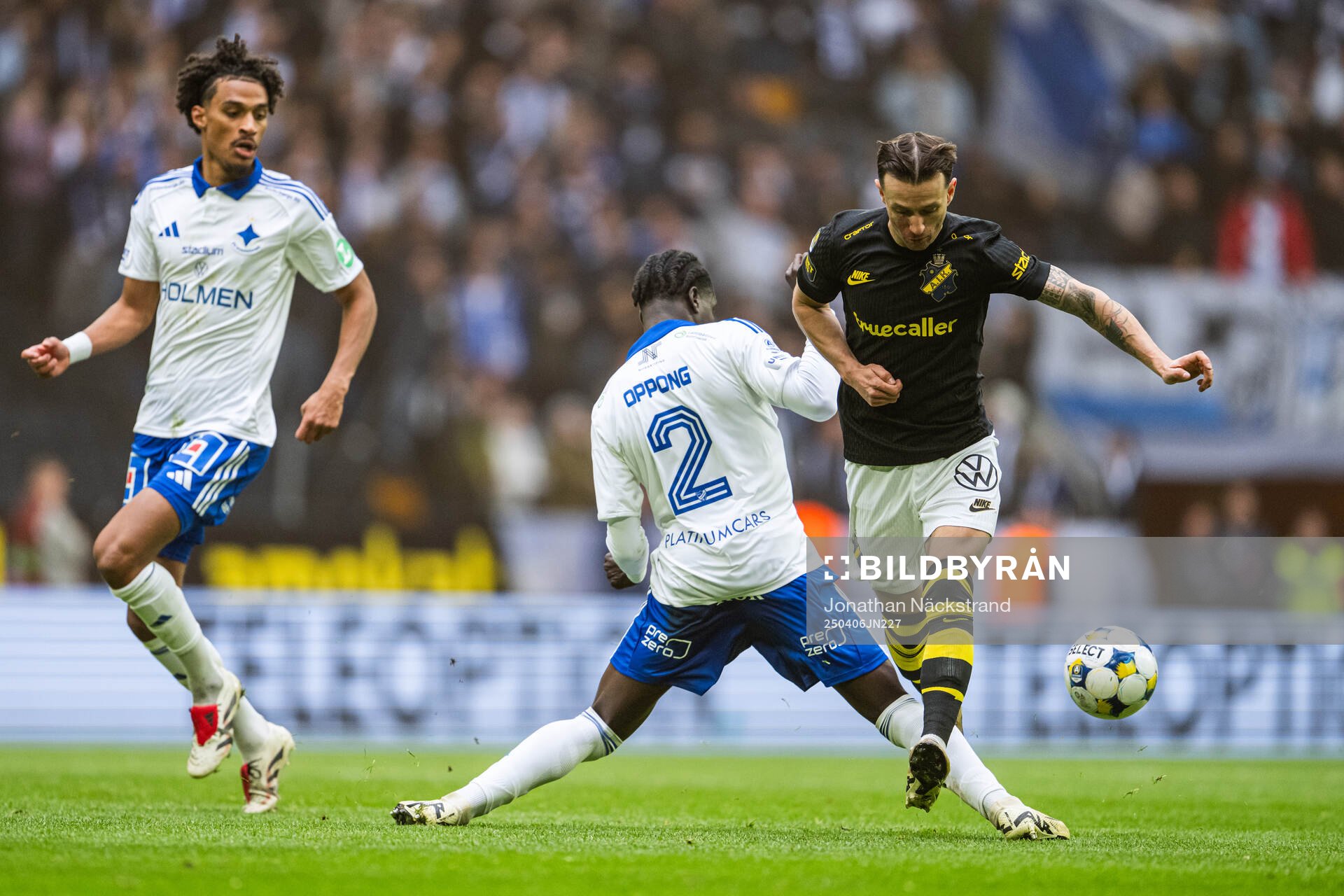 IFK Norrköpings Kojo Peprah Oppong och AIKs Bersant Celina